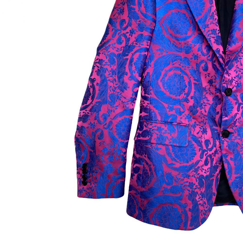 Versace Giacca Blazer in seta barocca blu e fucsia EU 46 In condizioni ottime a Montgomery, TX