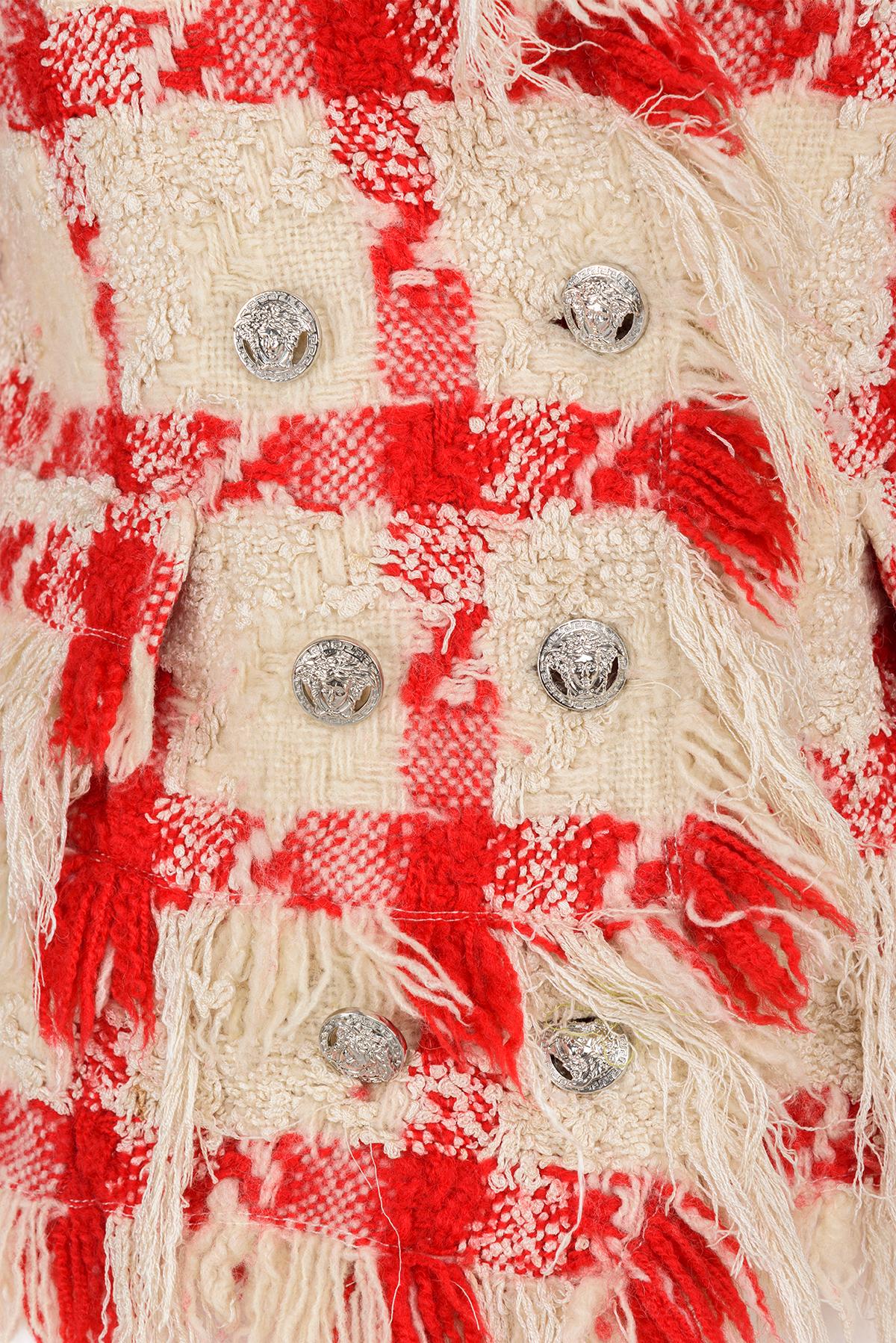 VERSACE FW 04 Iconic and rare tartan fringed jacket by Donatella Versace In Excellent Condition For Sale In Milano, MILANO