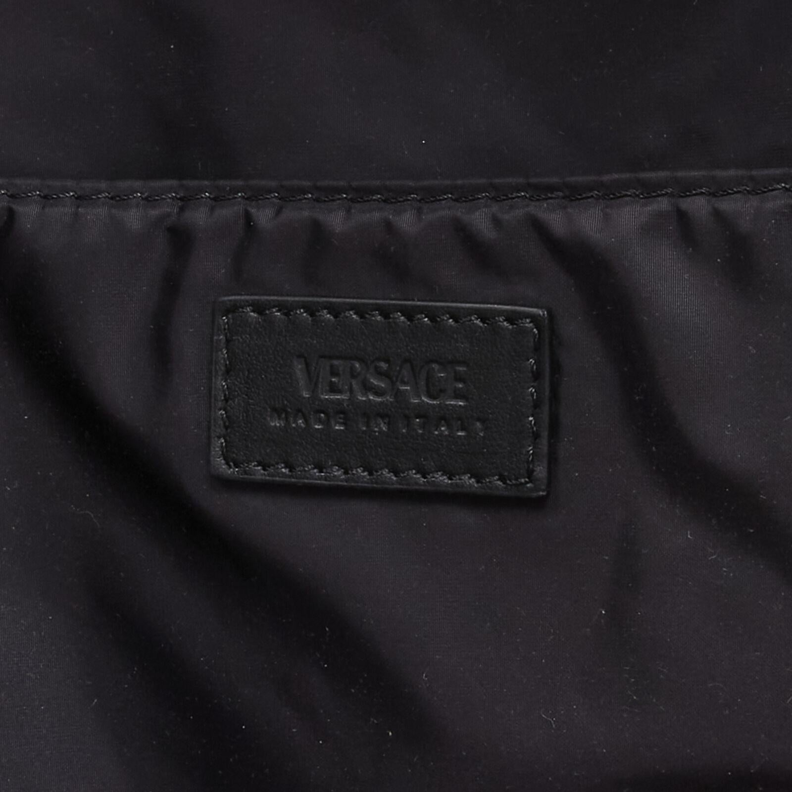 VERSACE Gianni Signature oro Barocco Virtus stampa Medusa borsa zaino in nylon in vendita 5