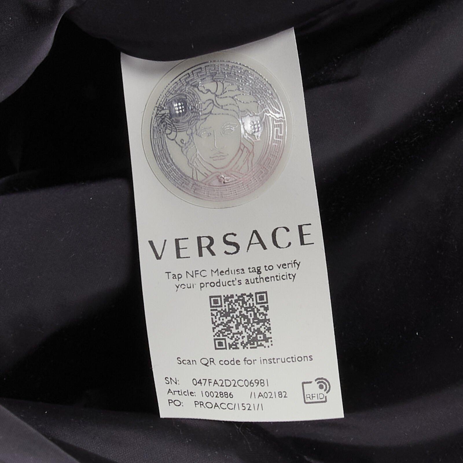 VERSACE Gianni Signature oro Barocco Virtus stampa Medusa borsa zaino in nylon in vendita 6