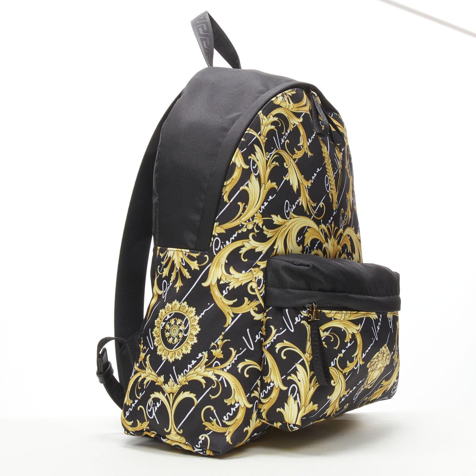 VERSACE Gianni Signature oro Barocco Virtus stampa Medusa borsa zaino in nylon
Riferimento: TGAS/C00721
Marchio: Versace
Stilista: Donatella Versace
Model No: 1002886 1A02182 5800V
Collezione: Firma Barocco
Materiale: Nylon
Colore: Nero,