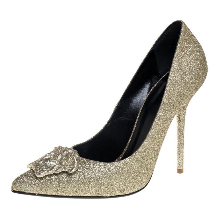 Versace Gold Glitter Fabric Medusa Pointed Toe Pumps Size 40 For Sale at  1stDibs
