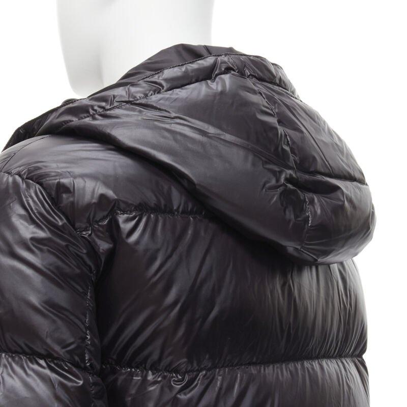 Versace, stemma Medusa oro, piumino d'oca nero IT50 L. in vendita 3