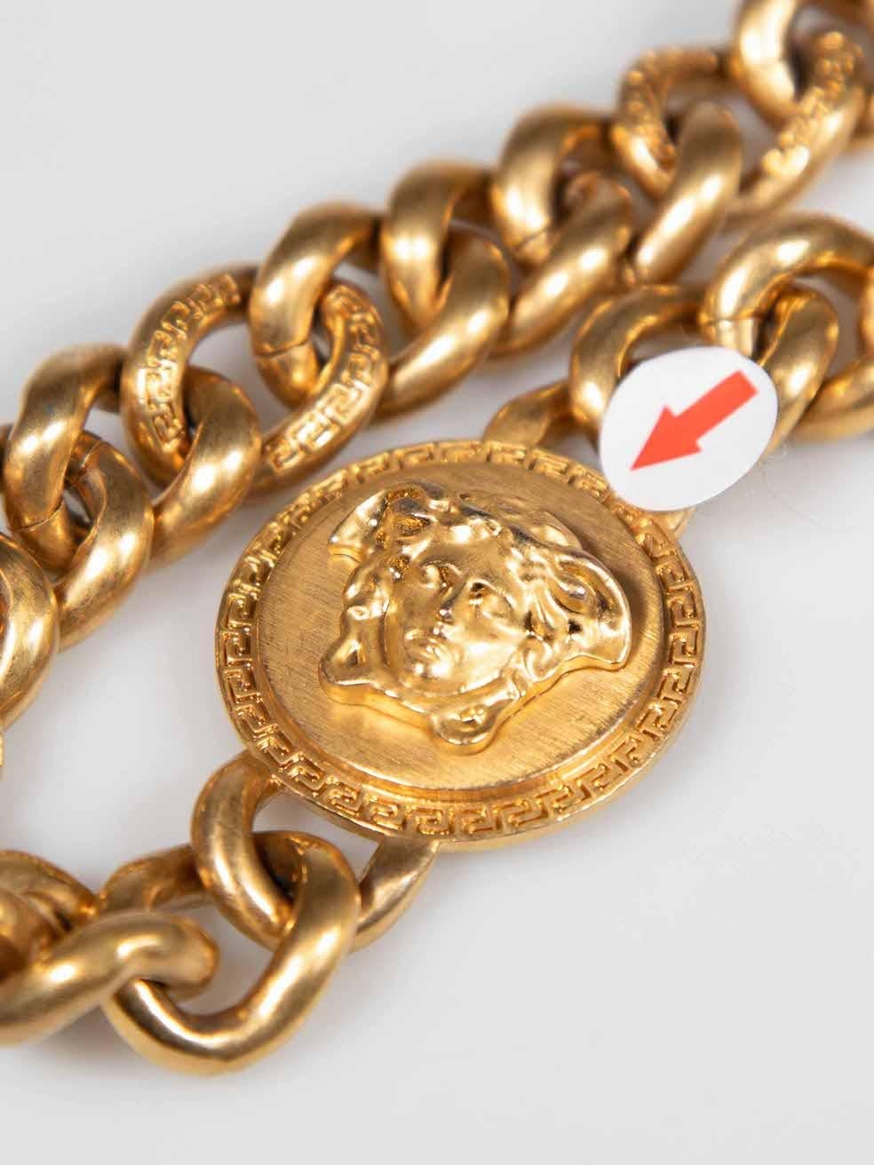 Versace Collier à chaîne épaisse tête de Méduse en or en vente 1