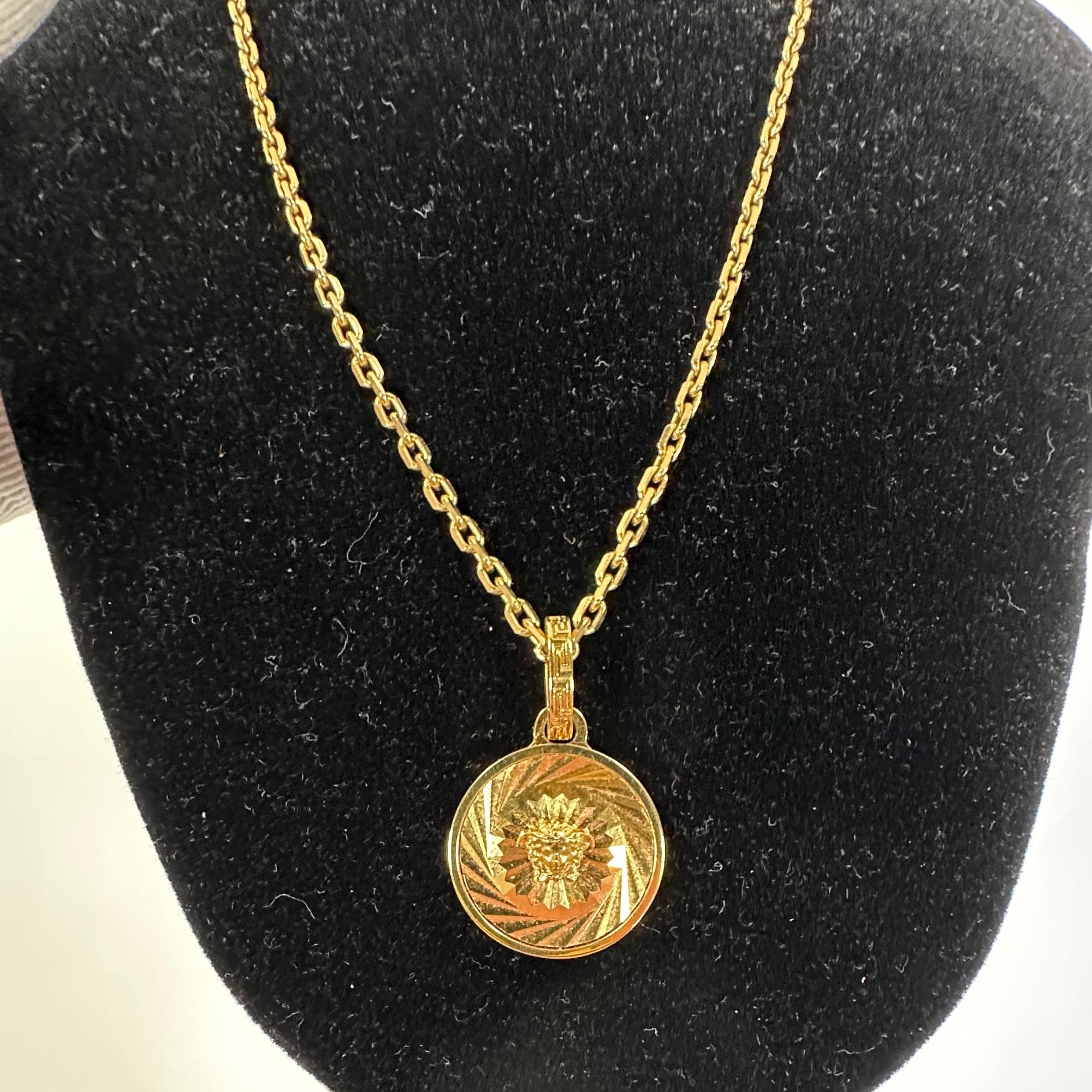 versace gold chain