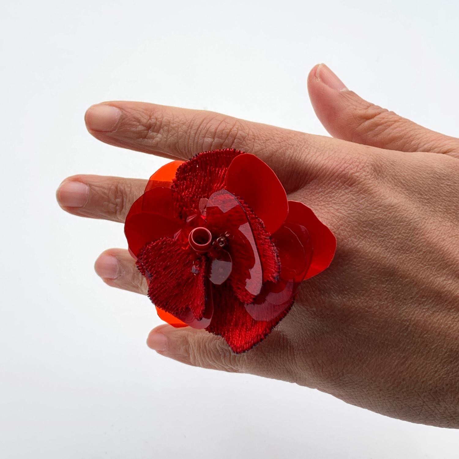 plastic flower ring