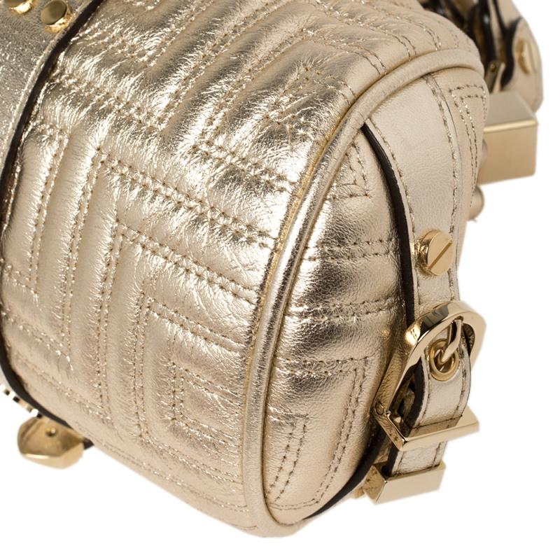 Goldfarbene gesteppte Mini Madonna-Tasche aus Leder mit Rahmen von Versace 4