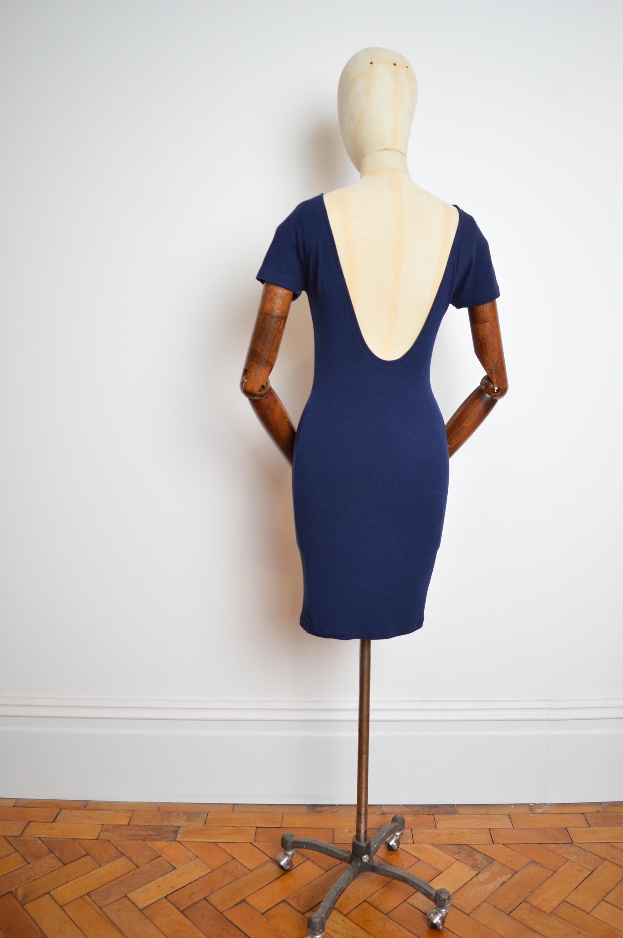 VERSACE Gold Sun Embroidered Logo 1990's Marineblau Figurbetontes rückenfreies Kleid im Angebot 6