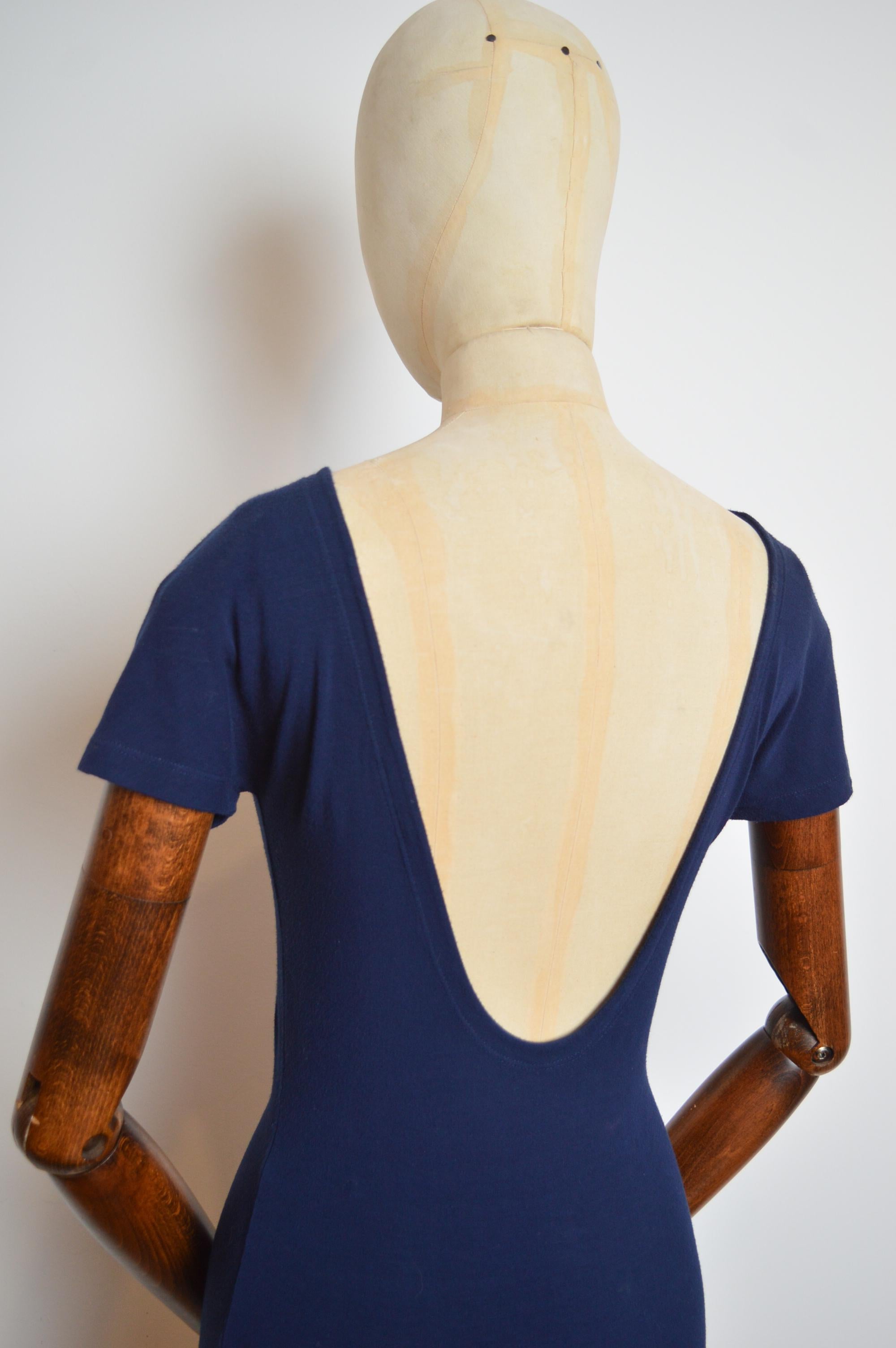 VERSACE Gold Sun Embroidered Logo 1990's Marineblau Figurbetontes rückenfreies Kleid im Angebot 4