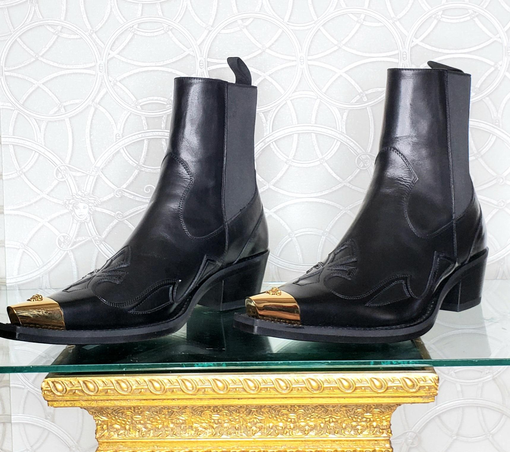 Black VERSACE GOTHIC SIGNS 24k GOLD PLATED MEDUSA TIPS BLACK LEATHER BOOTS 40.5 - 7.5