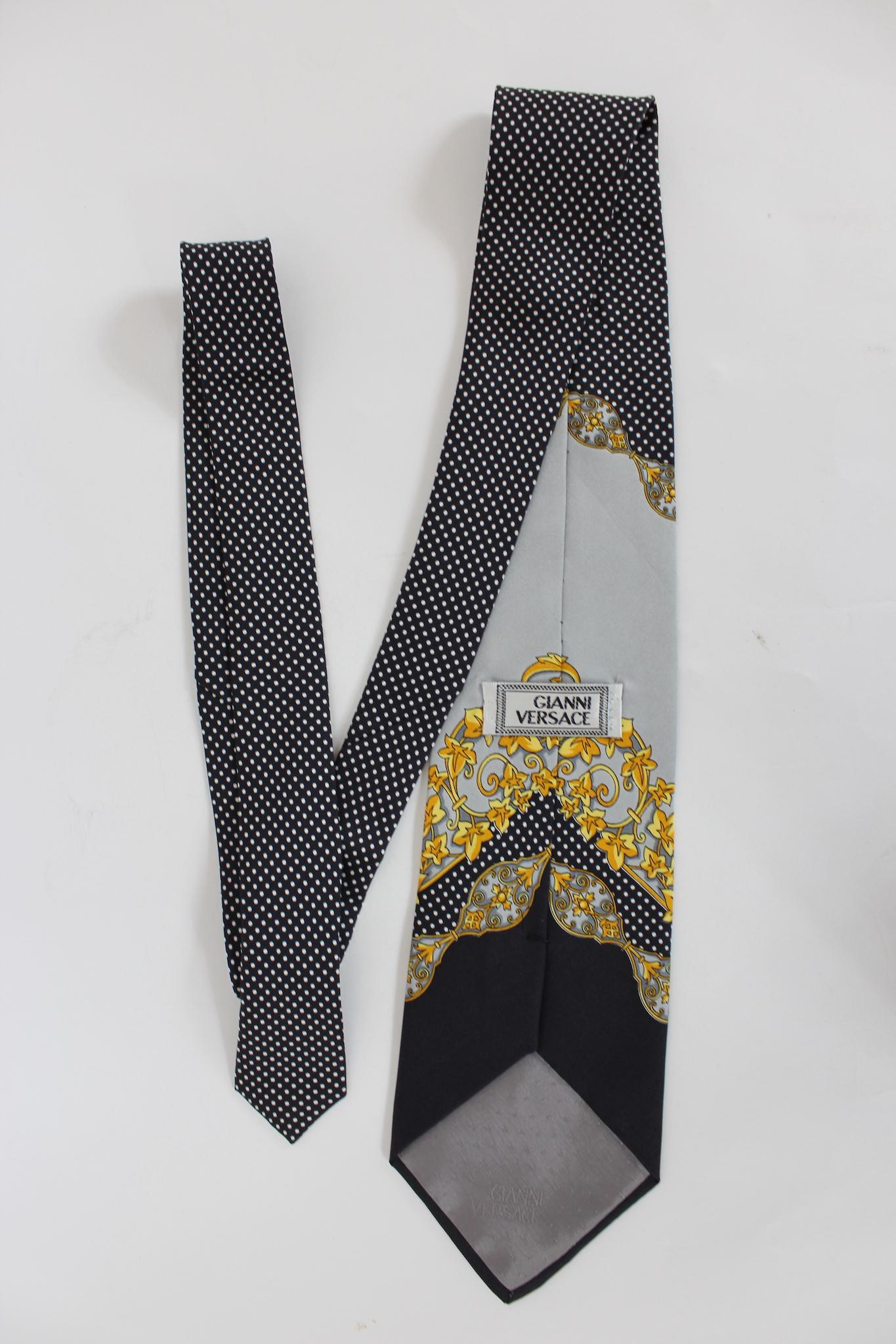 Versace Gray Gold Silk Medusa Vintage Baroque Tie In Excellent Condition In Brindisi, Bt