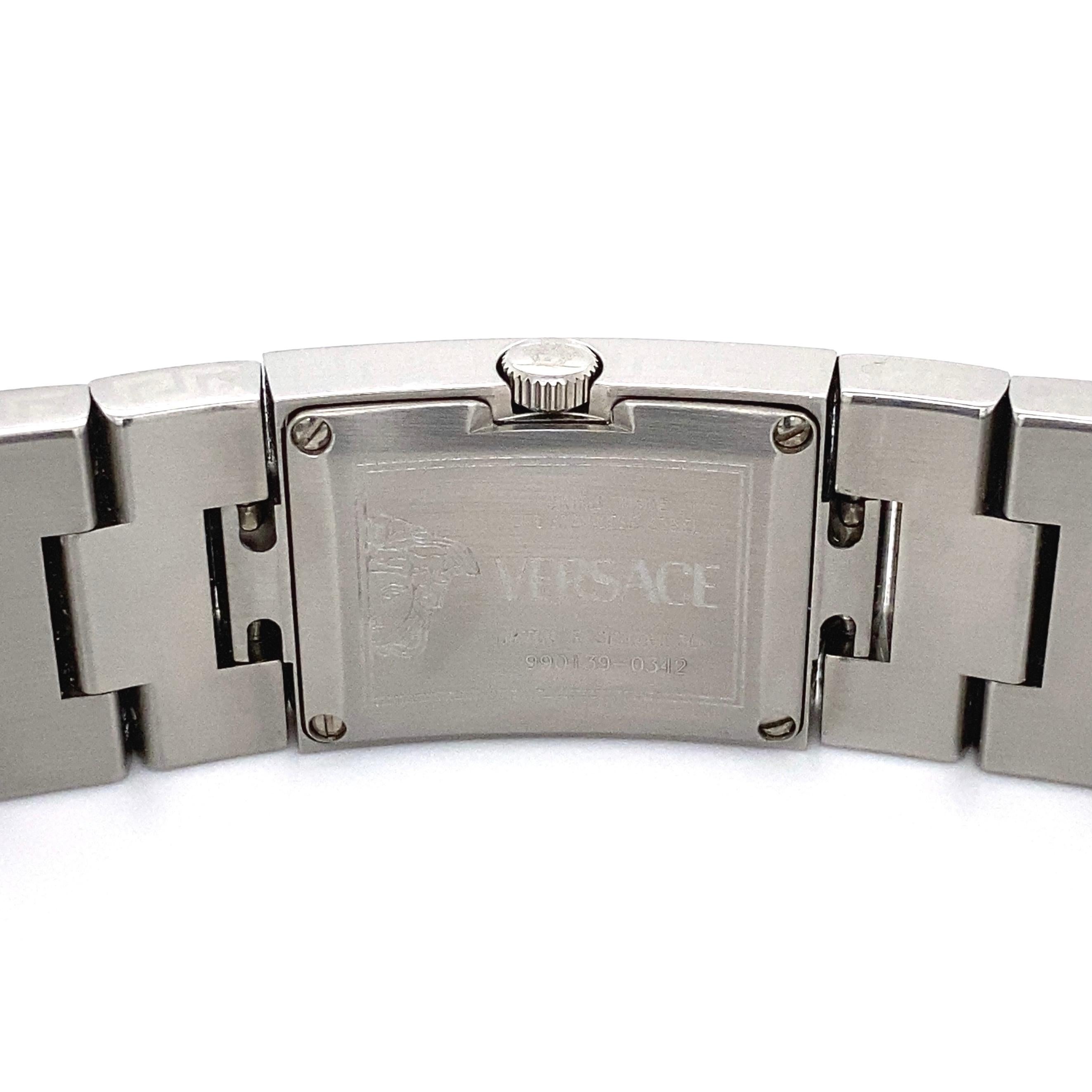 Versace Montre-bracelet à quartz Greca en acier inoxydable et diamants en vente 5