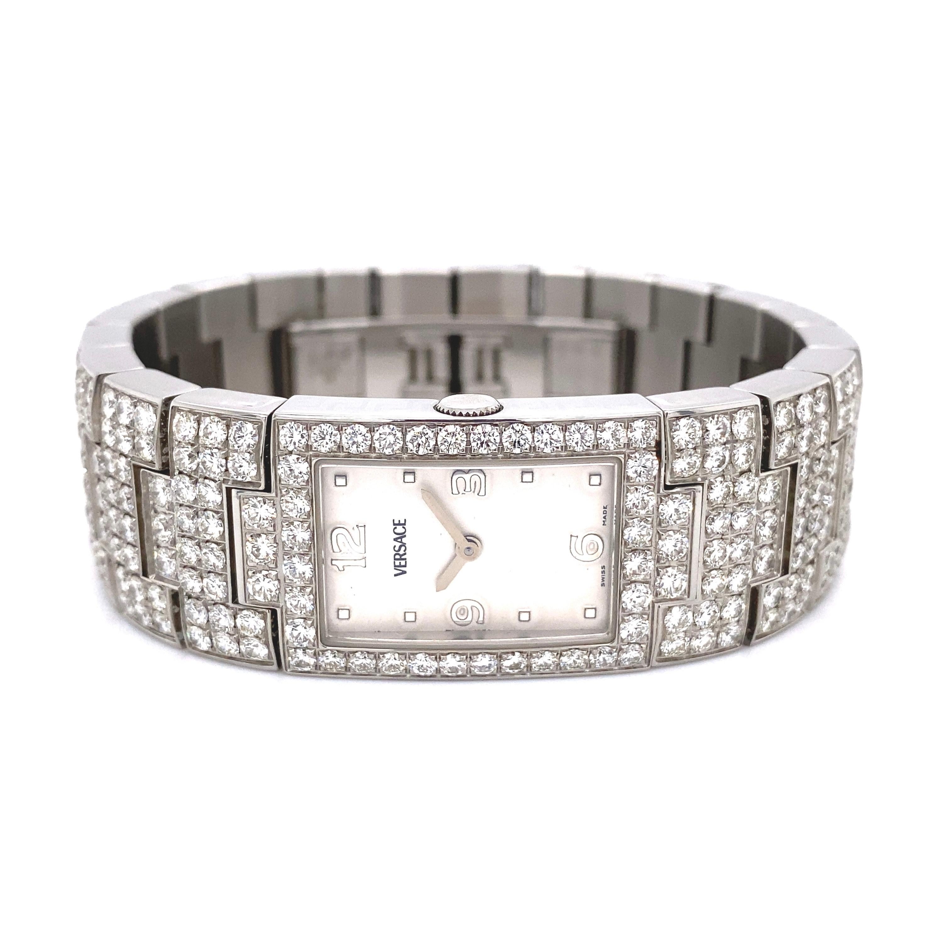 Versace Montre-bracelet à quartz Greca en acier inoxydable et diamants en vente 6