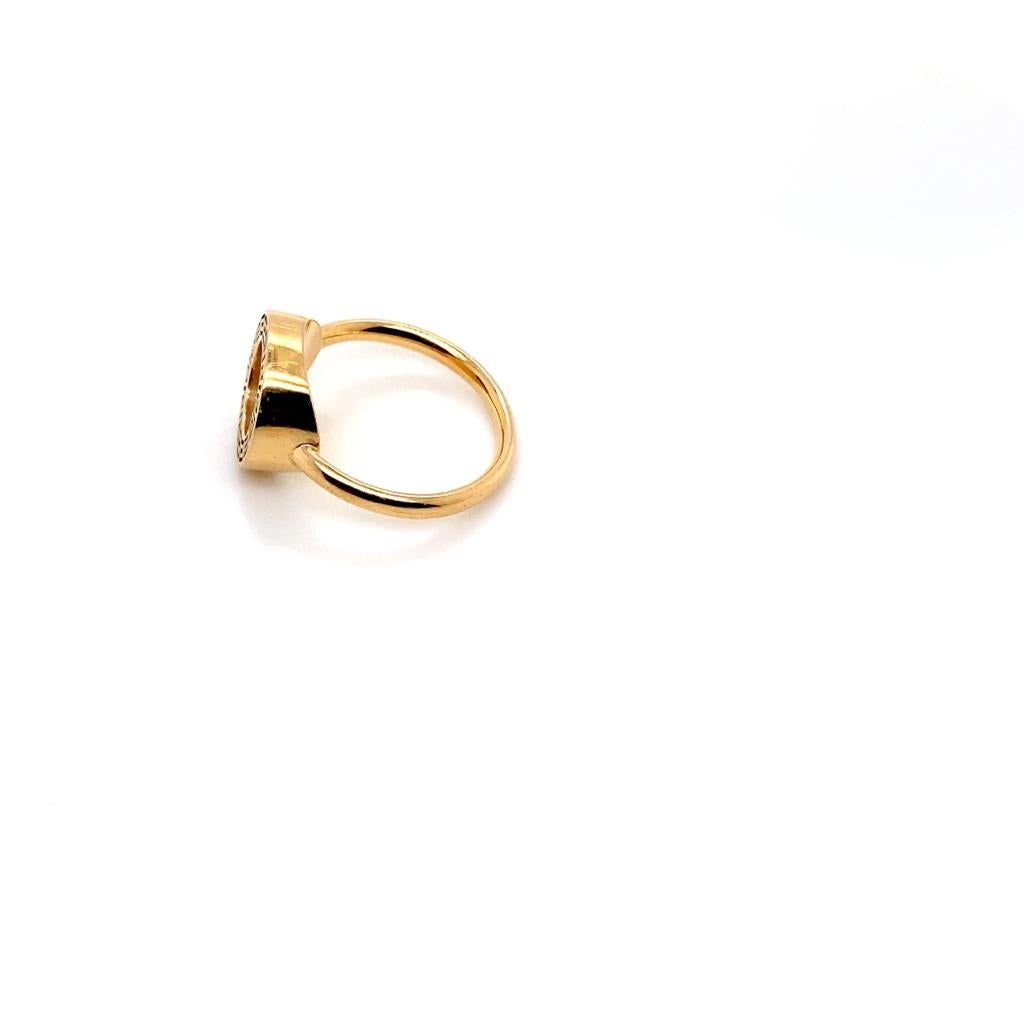 Versace Greca Mother of Pearl 18 Karat Rose Gold Ring In Good Condition For Sale In London, GB