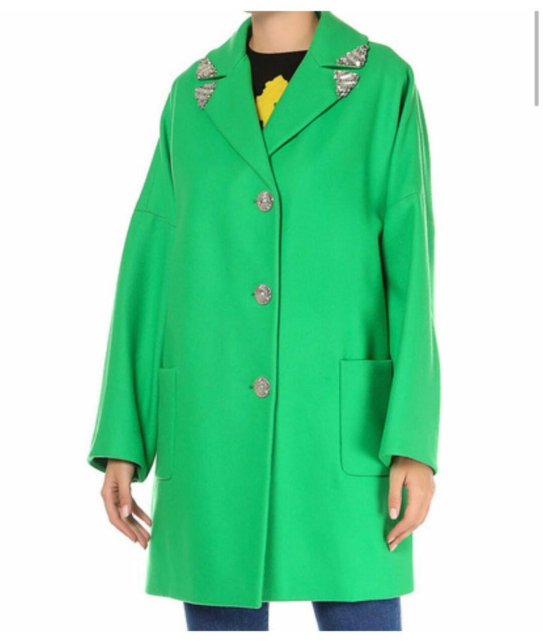 VERSACE  


Green double-breasted coat

Embellished with rhinestones

Signature Medusa gold-tone buttons

Content:
 
90% wool, 10% cashmere

IT Size 38 - US 2



Pre-owned, in excellent condition! 

 100% authentic guarantee 




PLEASE VISIT OUR