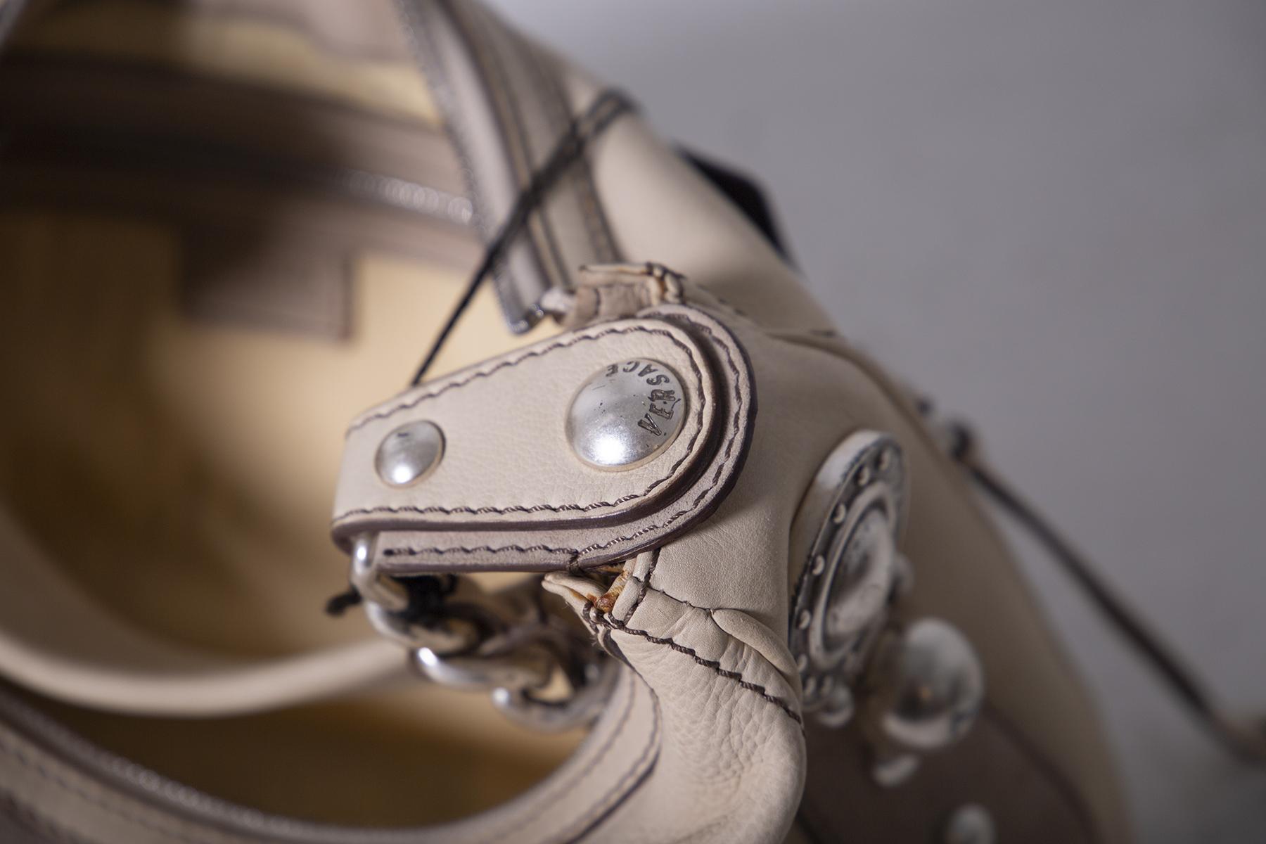 Versace HOBO bag in cream leather and suede with metal studs, 2000 In Good Condition For Sale In Milano, IT