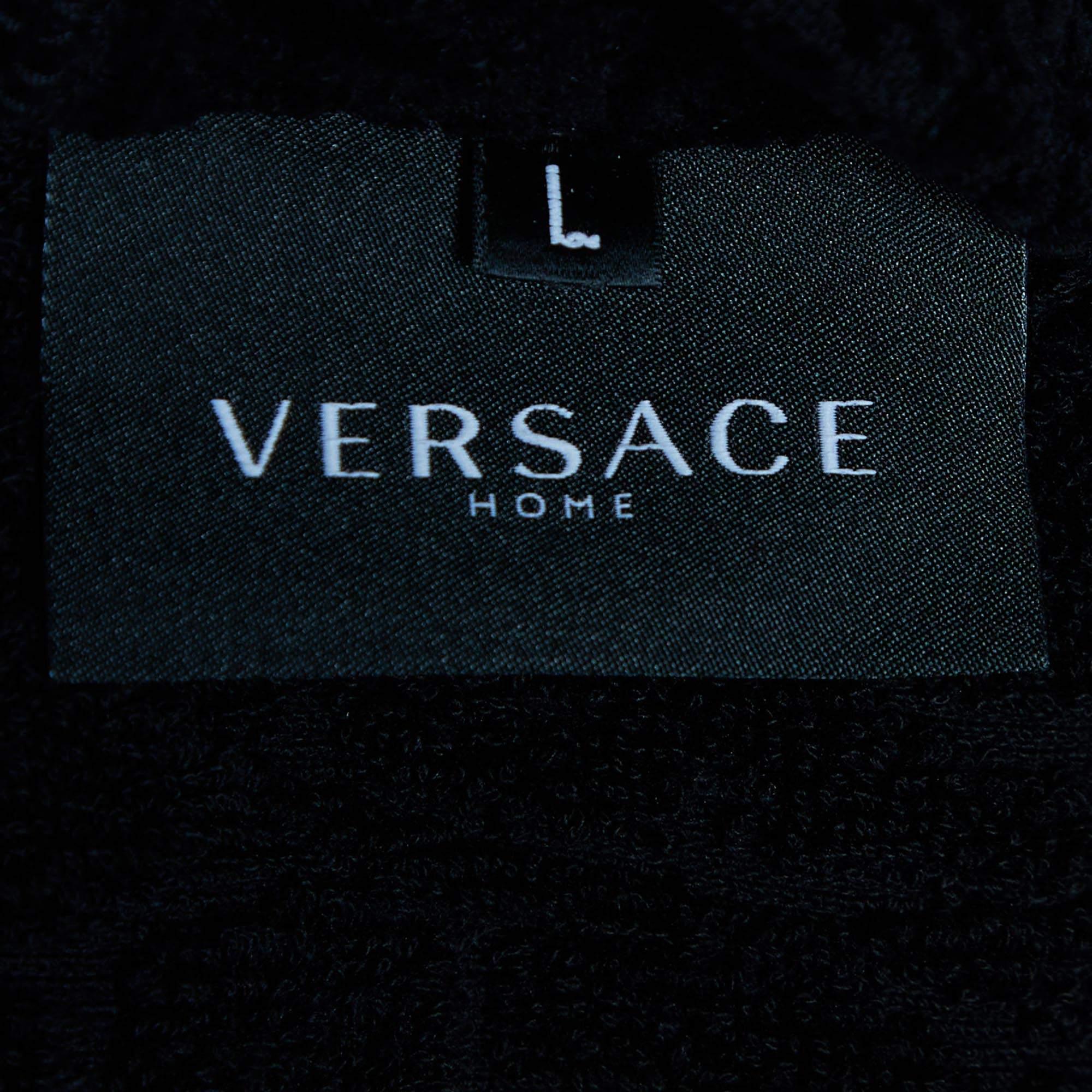 Versace Home Black Logo Terry Cotton Baroque Tie-Waist Bathrobe L In Excellent Condition In Dubai, Al Qouz 2