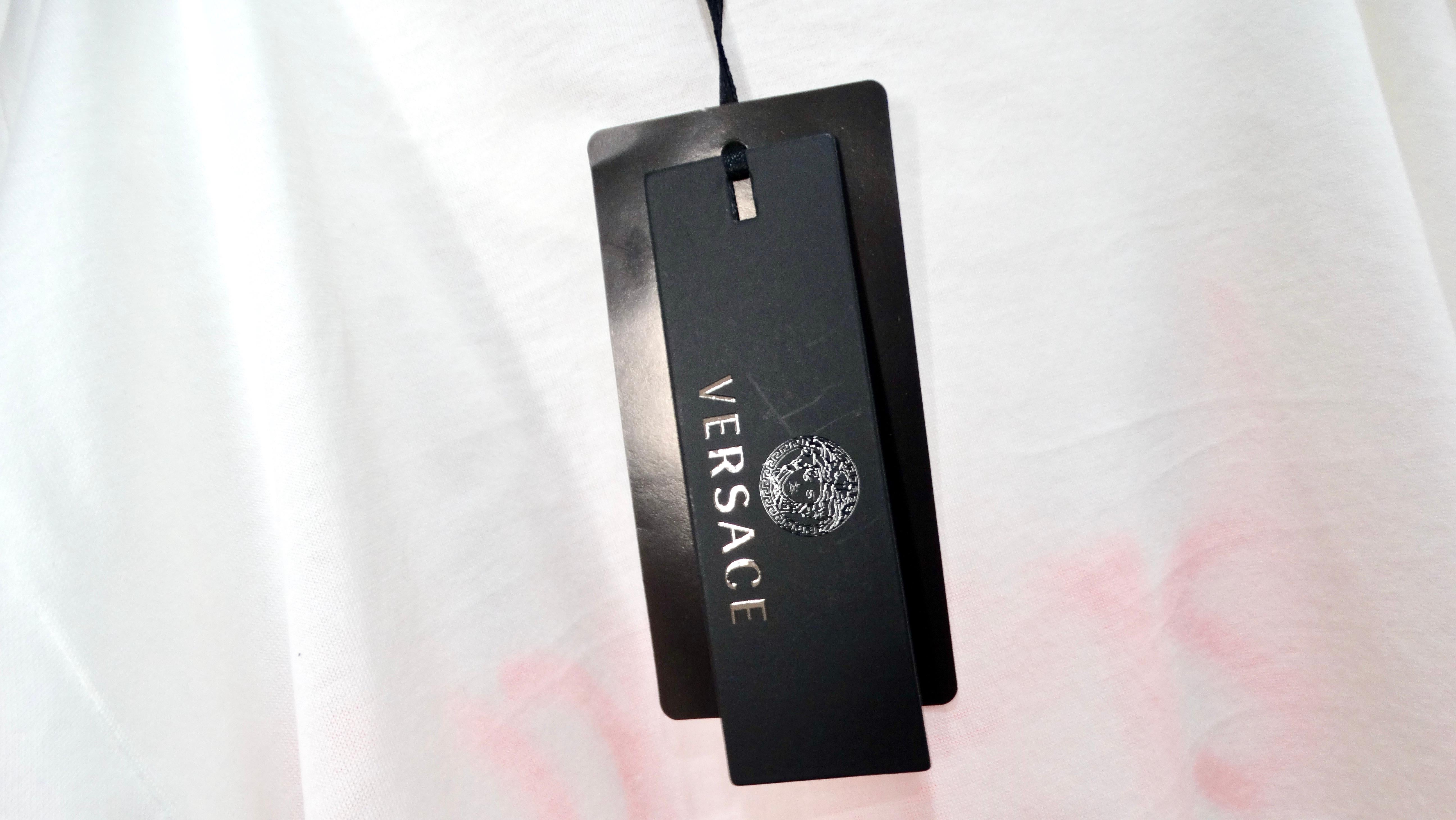 Versace Hot Pink Embroidered White Cotton T-Shirt For Sale 2