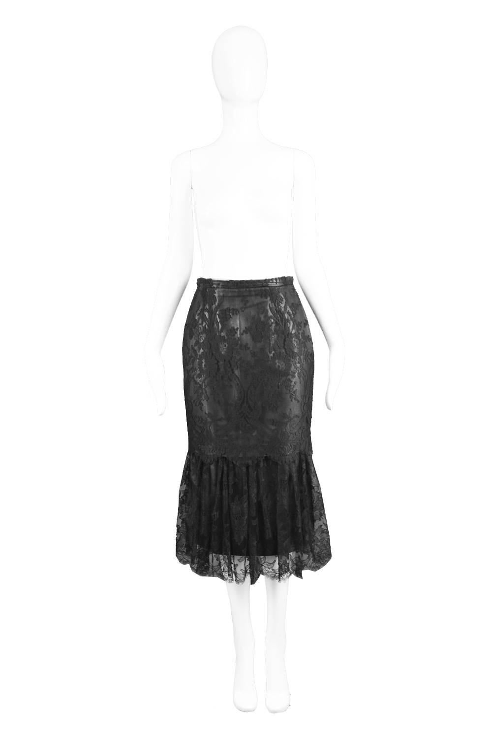 Istante by Versace Vintage 1990s Italian Leather & Lace Black Fishtail Skirt

Estimated Size: UK 8/ US 4/ EU 36. Please check measurements.
Waist - 26” / 66cm
Hips - 34” / 76cm
Length (Waist to Hem) - 31” / 79cm

Condition: Excellent vintage