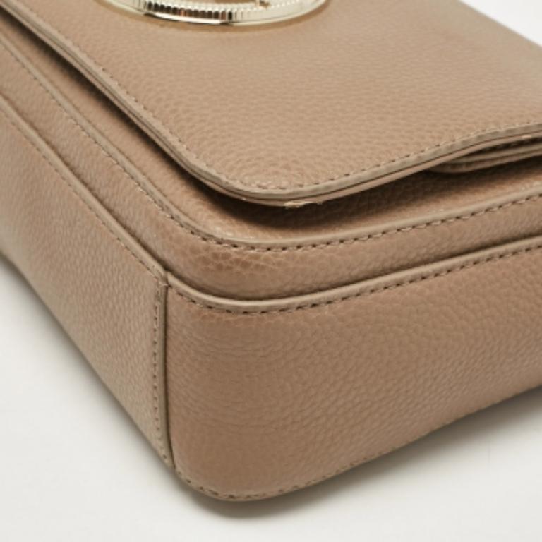 Bolso con solapa y logotipo Versace Jeans de piel marrón en venta 3