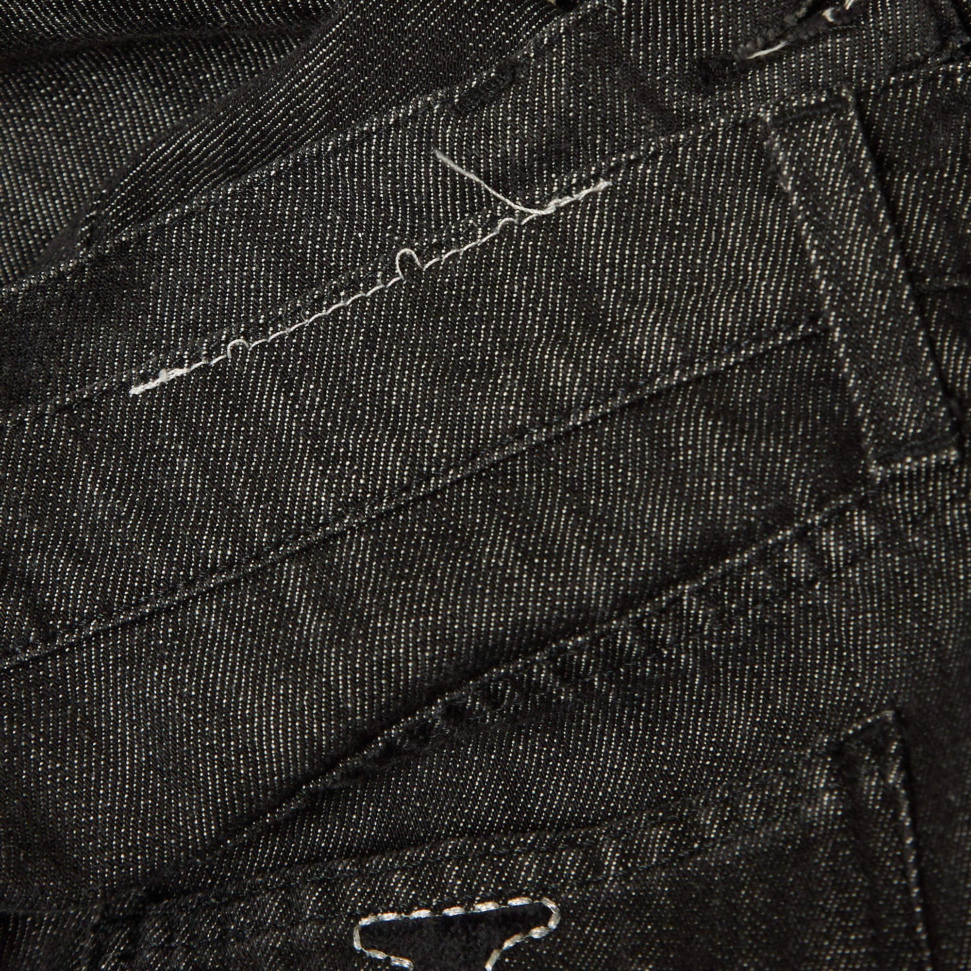 Versace Jeans Couture Jean en denim brodé noir M Taille 30 Bon état - En vente à Dubai, Al Qouz 2