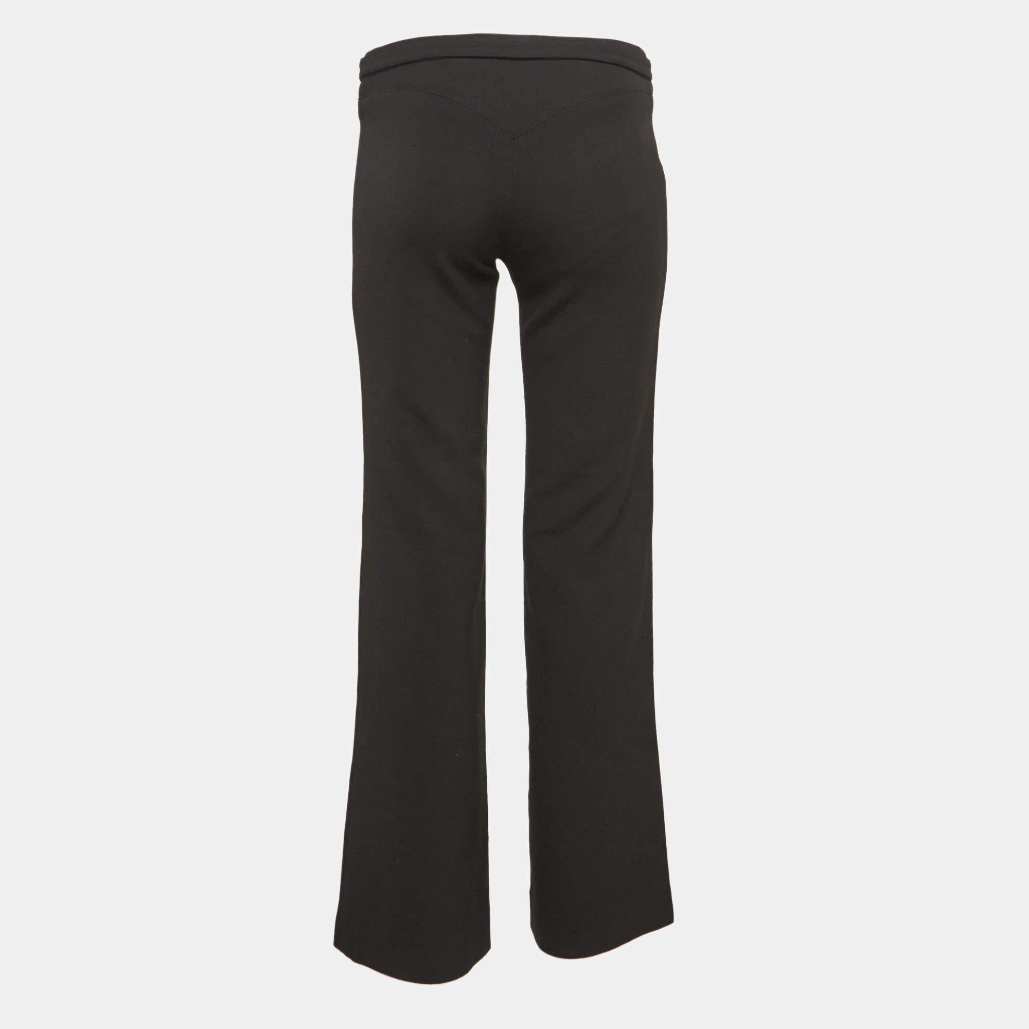 Tadellos geschneiderte Hosen gehören zu einer gut sortierten Garderobe. Diese Designerhosen sind fein genäht, um Ihnen den gewünschten Look und ganztägigen Komfort zu bieten.
