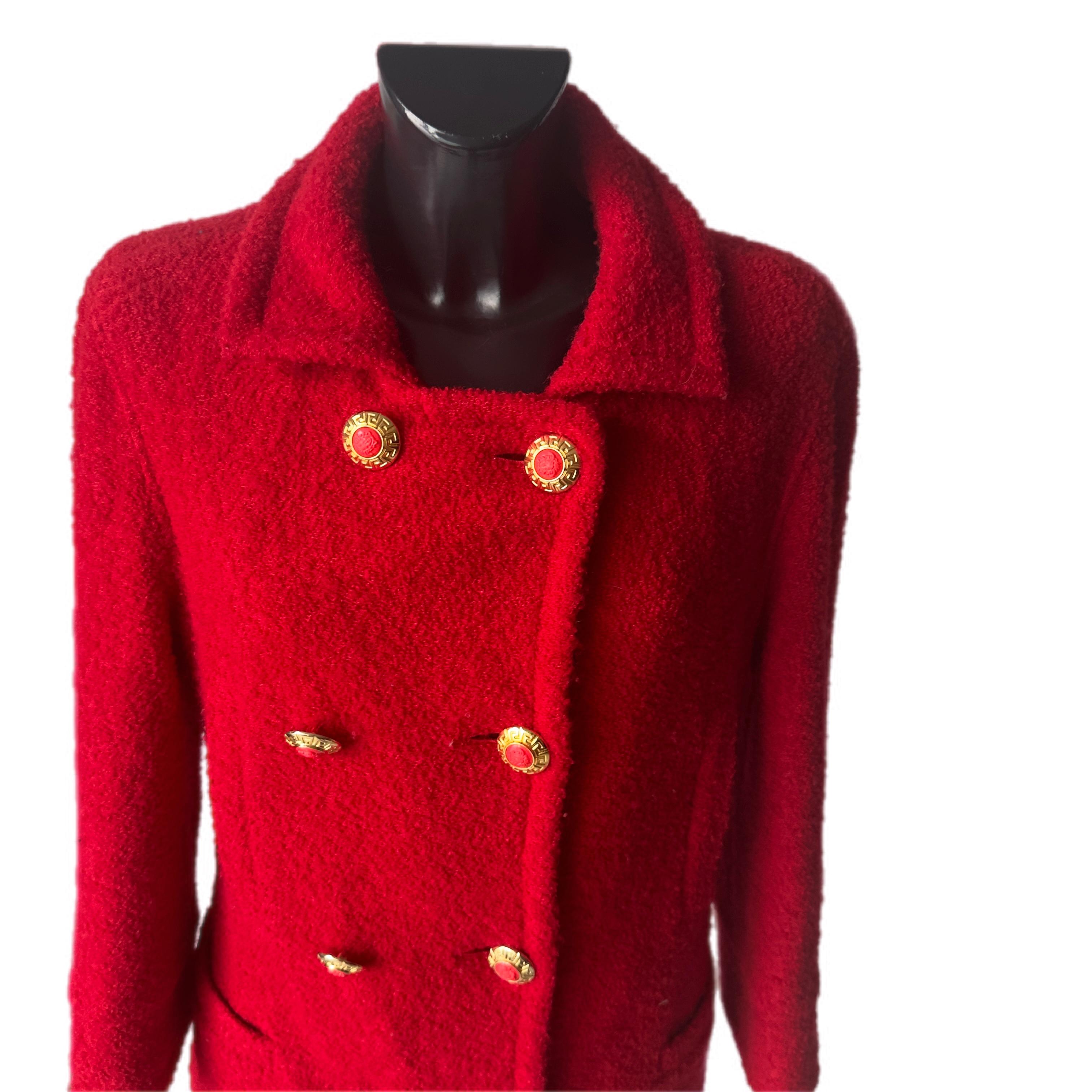 Red Versace Jeans Couture cappotto rosso in lana vergine con bottoni Medusa anni '90 in vendita