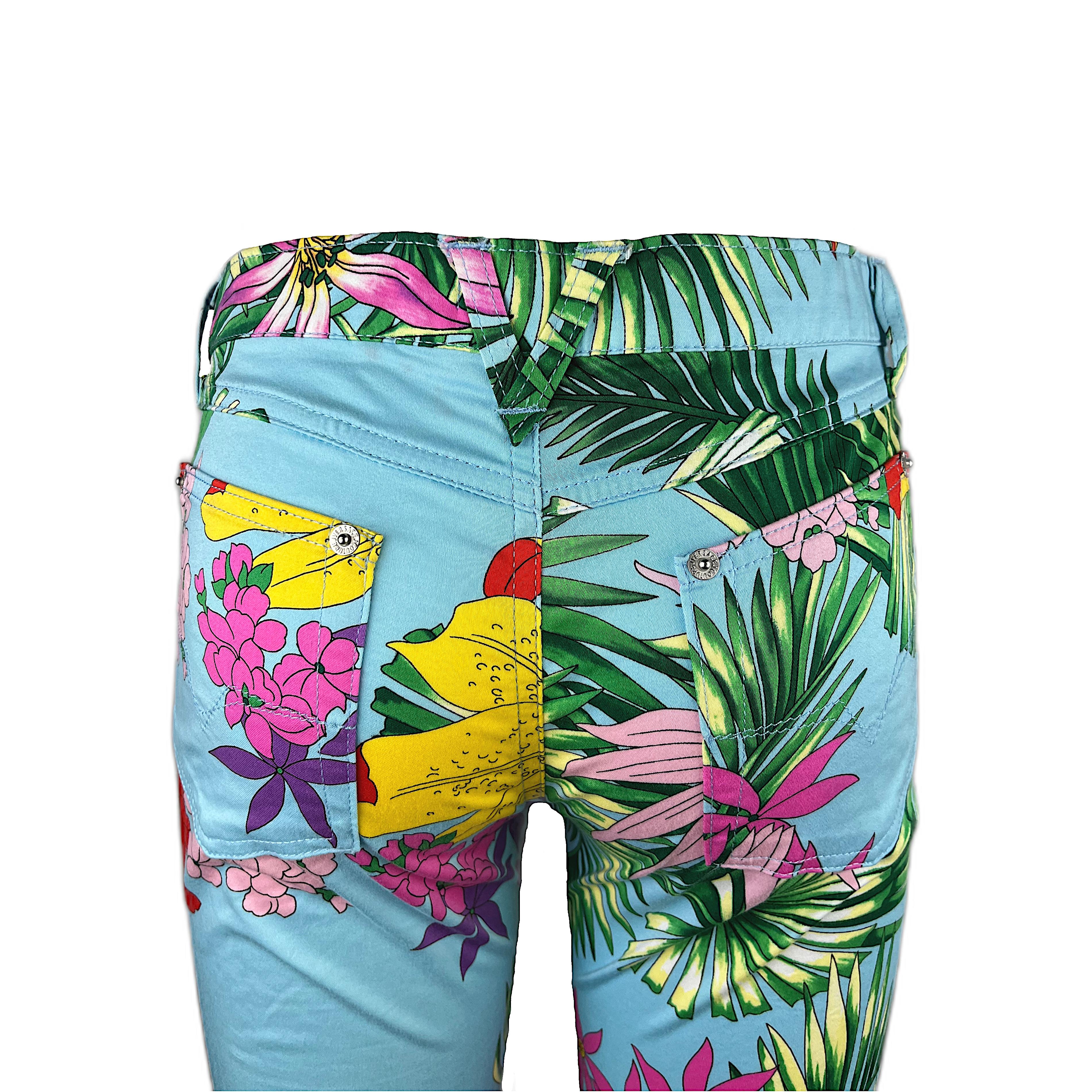 Women's VERSACE JEANS COUTURE – Capri Pants with Tropical Floral Print  Size 6US 38EU