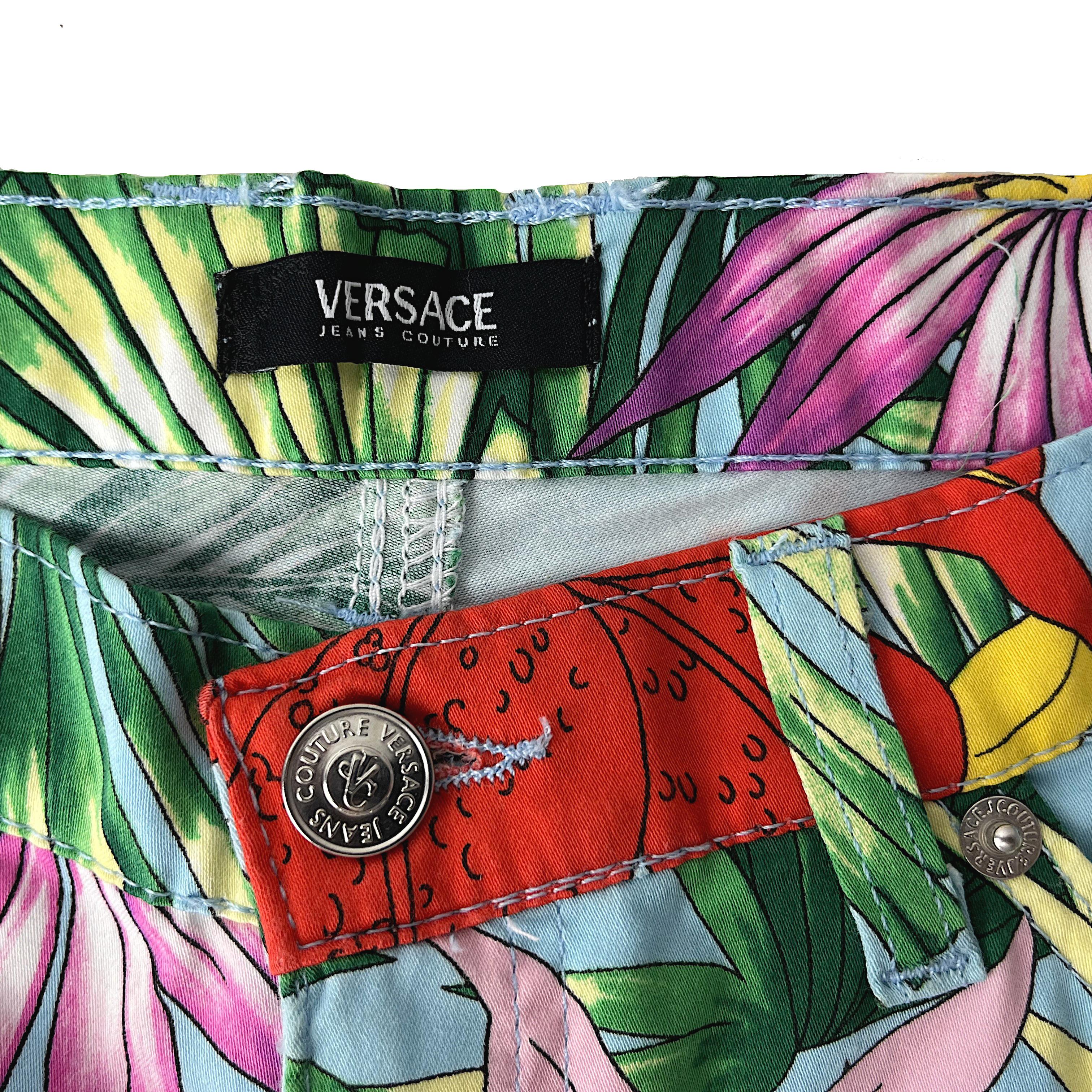VERSACE JEANS COUTURE – Capri Pants with Tropical Floral Print  Size 6US 38EU 1