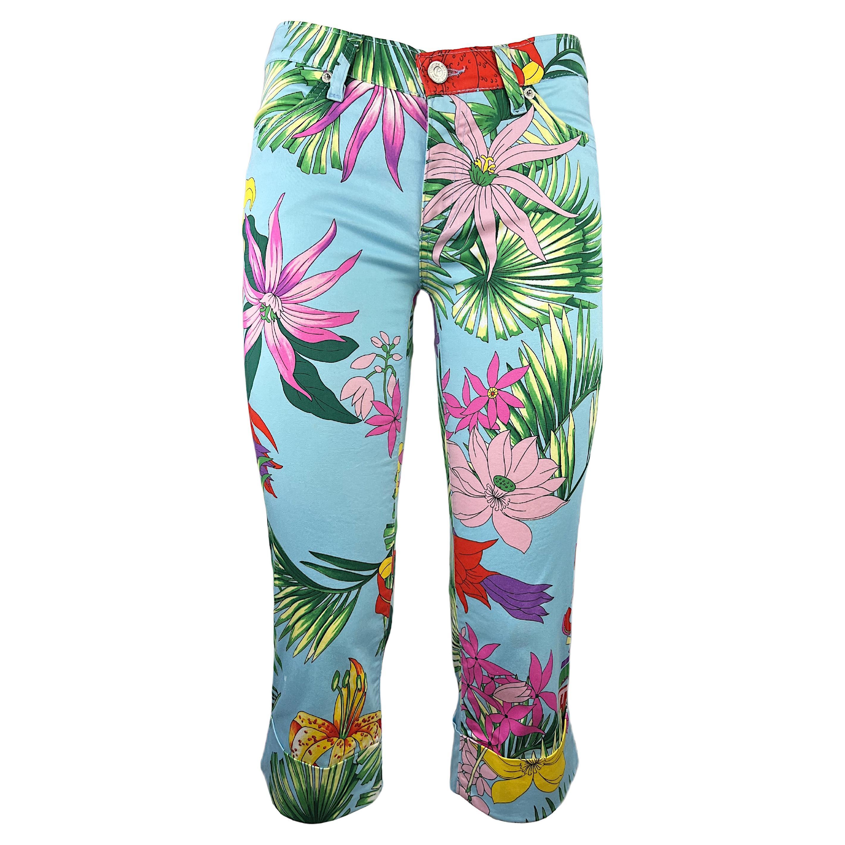 VERSACE JEANS COUTURE – Capri Pants with Tropical Floral Print Size 6US  38EU at 1stDibs