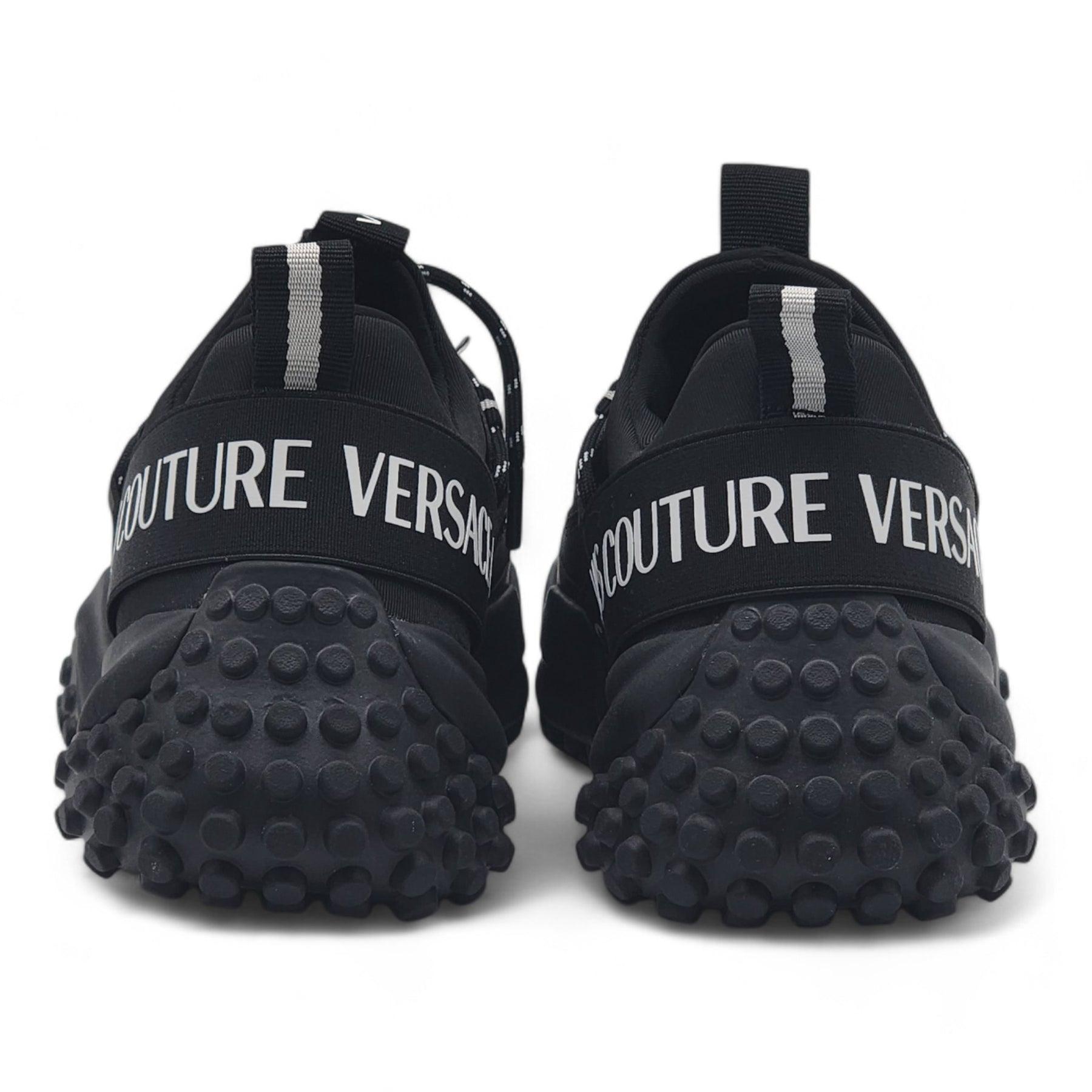 Nero Versace Jeans Couture Sneakers Hyber con tessuto in nero in vendita