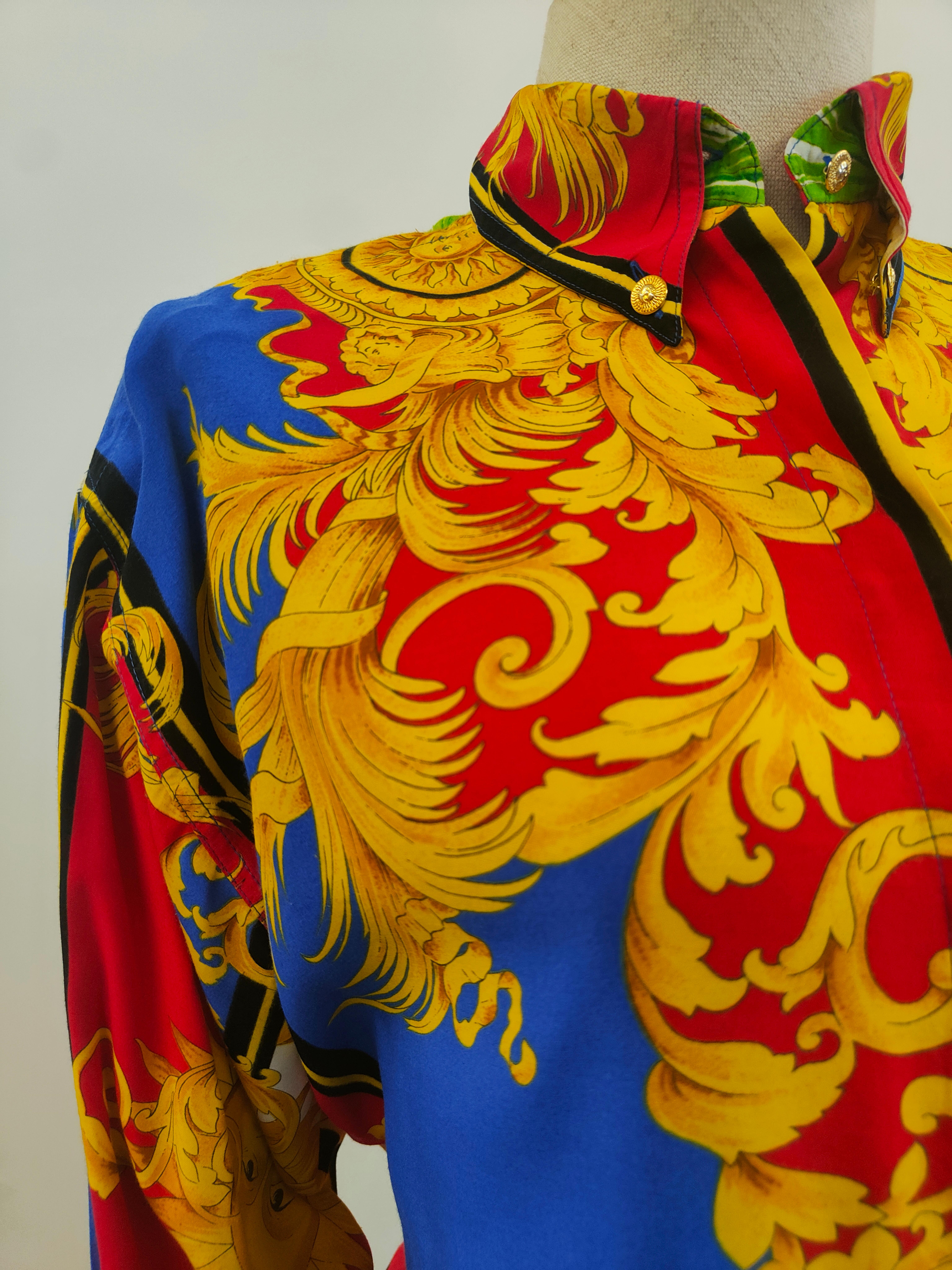 Camiseta icónica Versace Jeans Couture Miami en venta 3