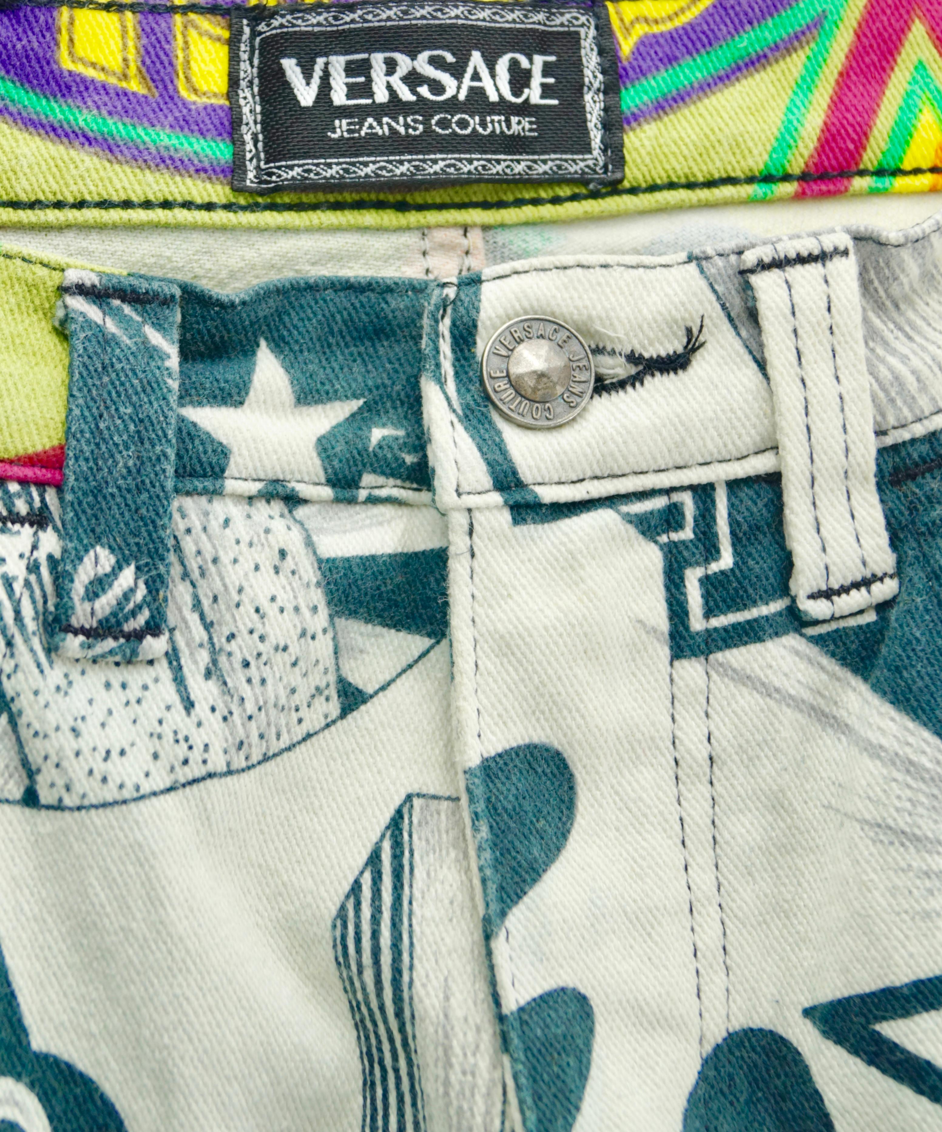 VERSACE JEANS COUTURE  New Yorker Pop-Art-Druck  Anzug Jeans und Bomber 90er-Jahre im Angebot 6