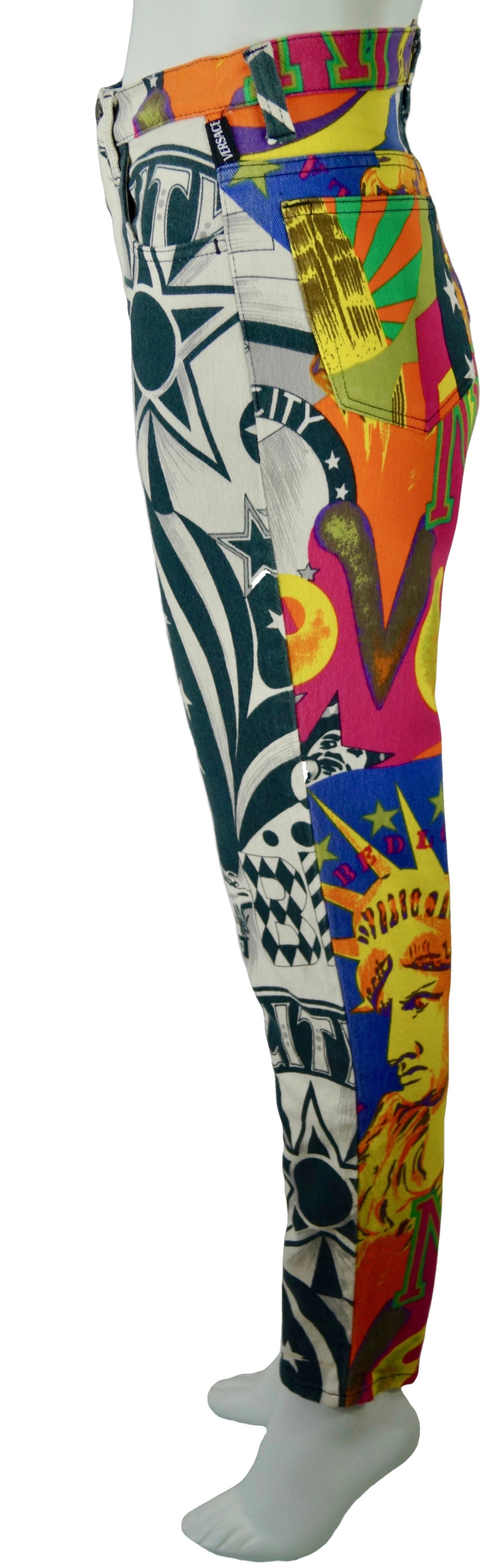 VERSACE JEANS COUTURE  New Yorker Pop-Art-Druck  Anzug Jeans und Bomber 90er-Jahre im Angebot 4