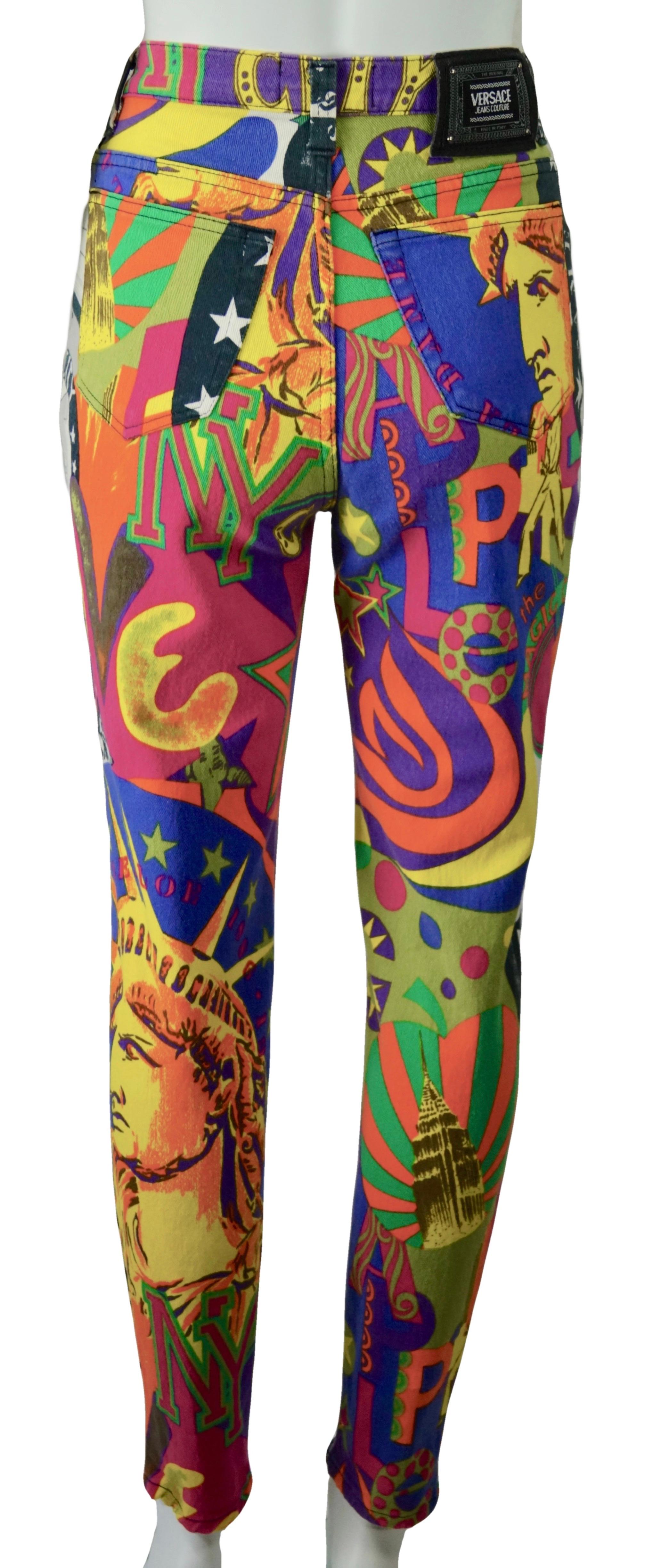 VERSACE JEANS COUTURE  New Yorker Pop-Art-Druck  Anzug Jeans und Bomber 90er-Jahre im Angebot 5