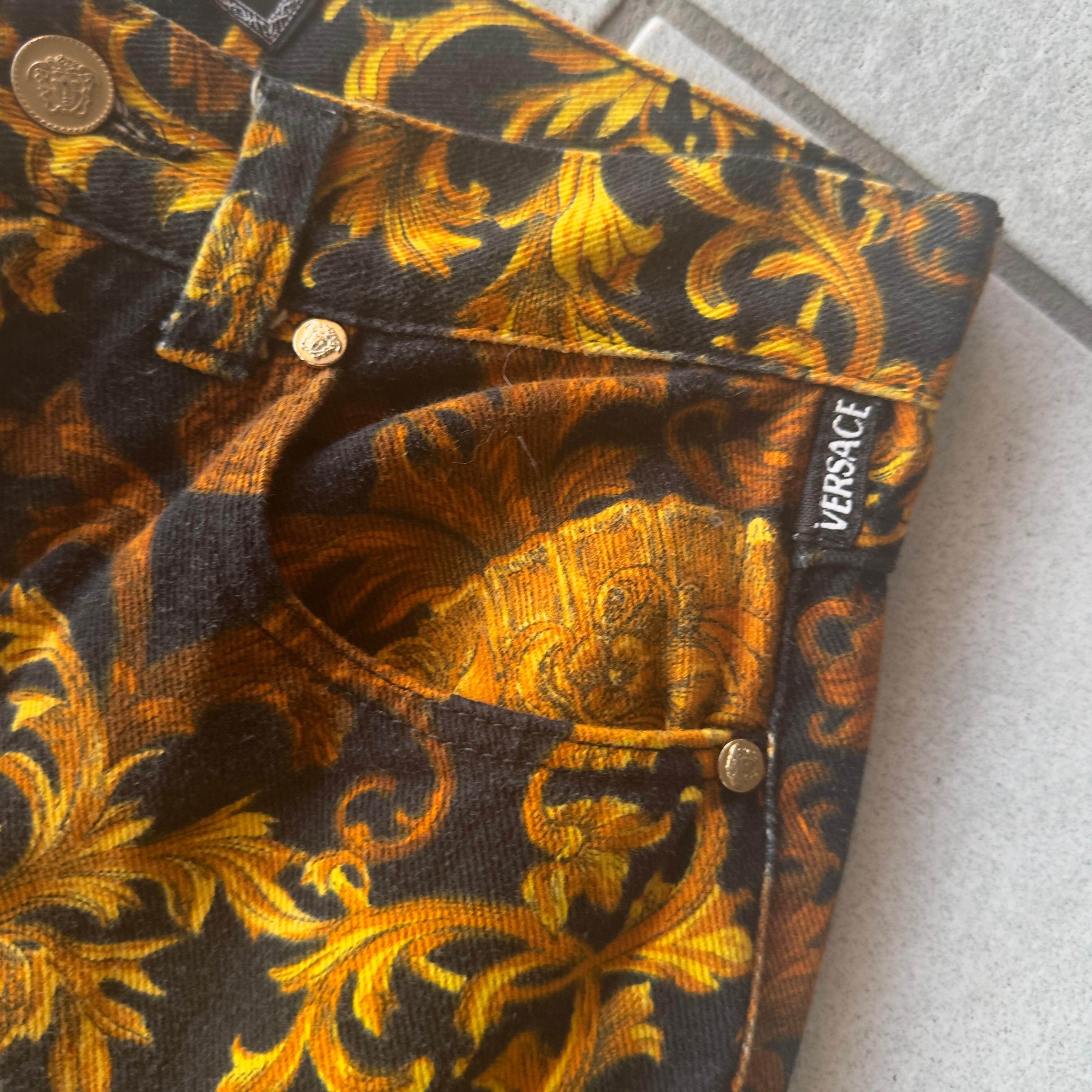 Pantalón Versace Jeans Couture 90s Baroque en venta 5