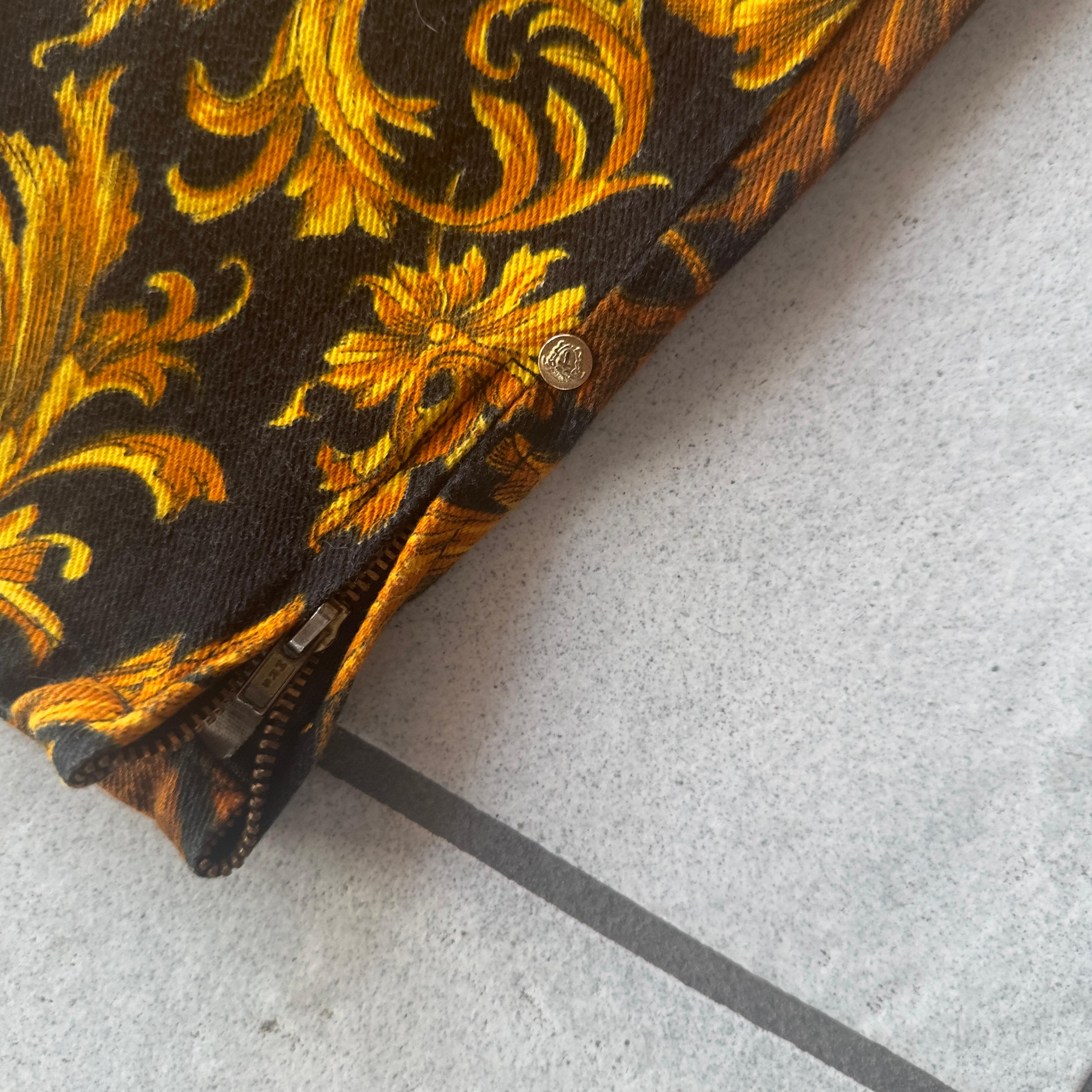 Pantal�ón Versace Jeans Couture 90s Baroque en venta 8