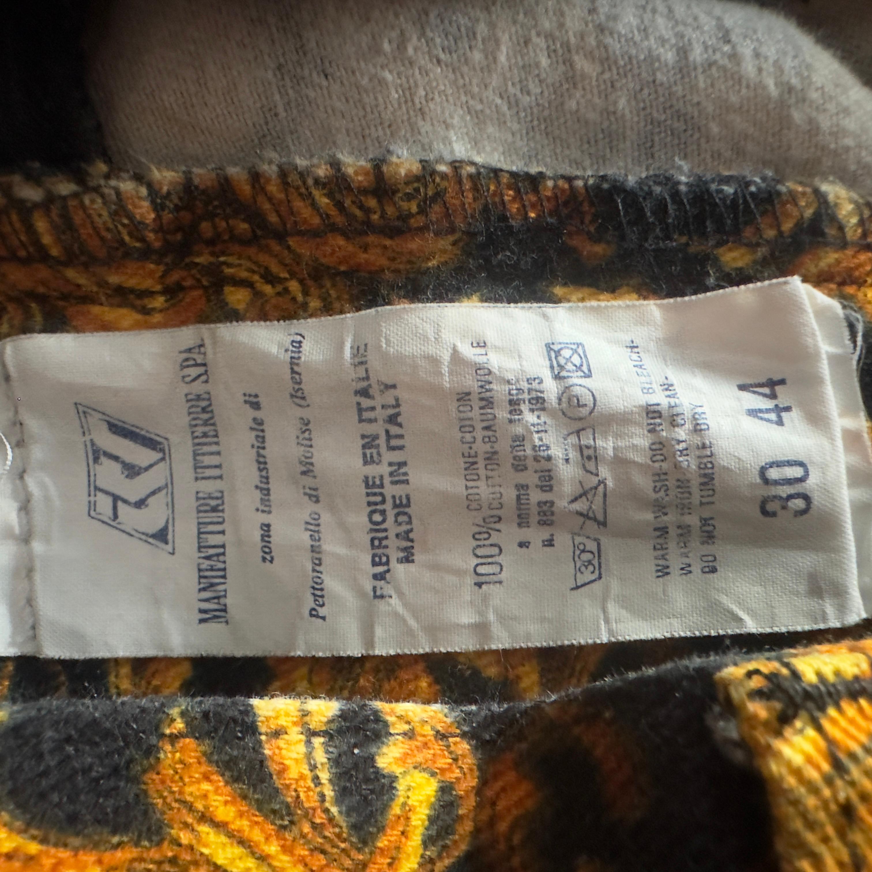 Pantalón Versace Jeans Couture 90s Baroque en venta 9