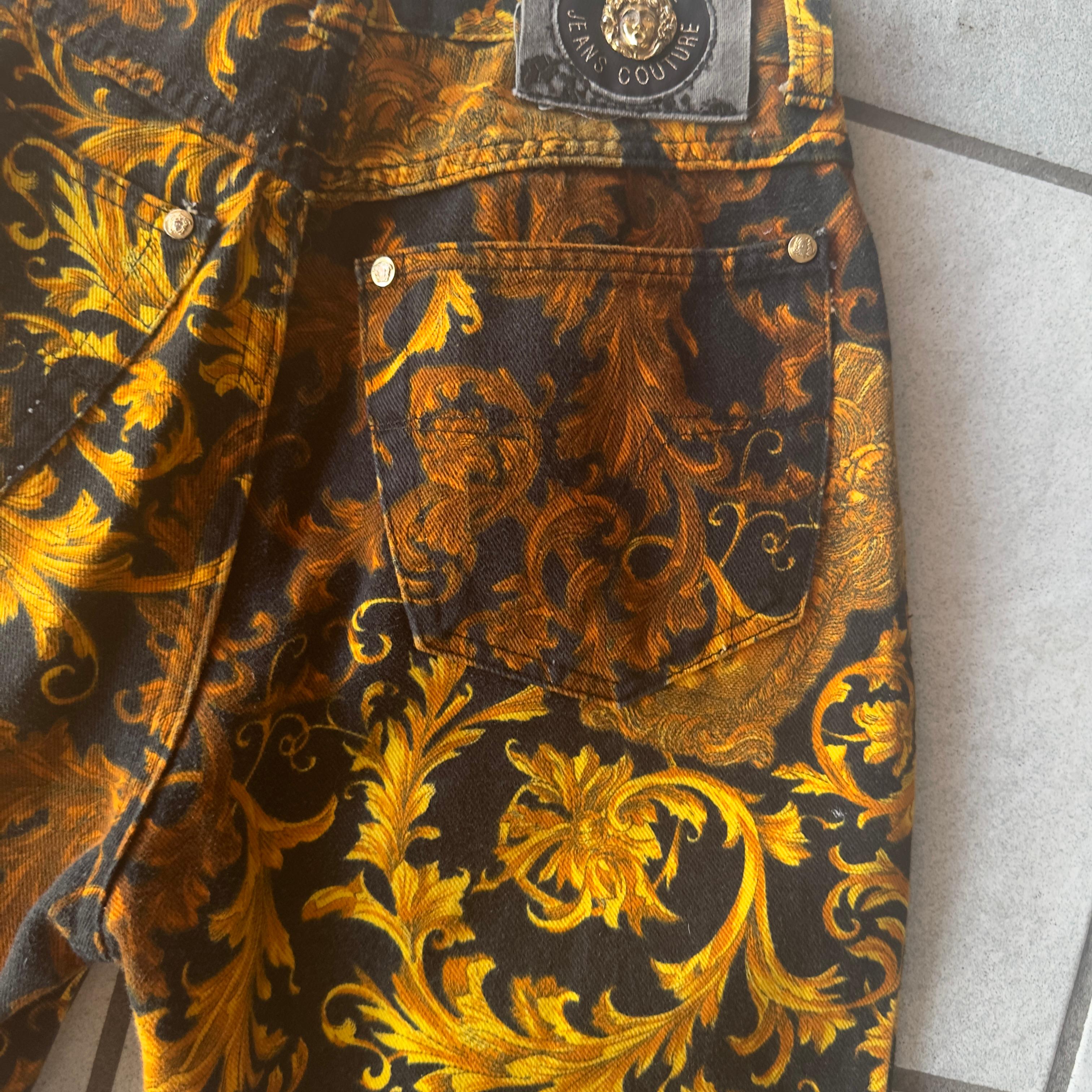 Pantalón Versace Jeans Couture 90s Baroque en Excelente estado para la venta en Basaluzzo, IT