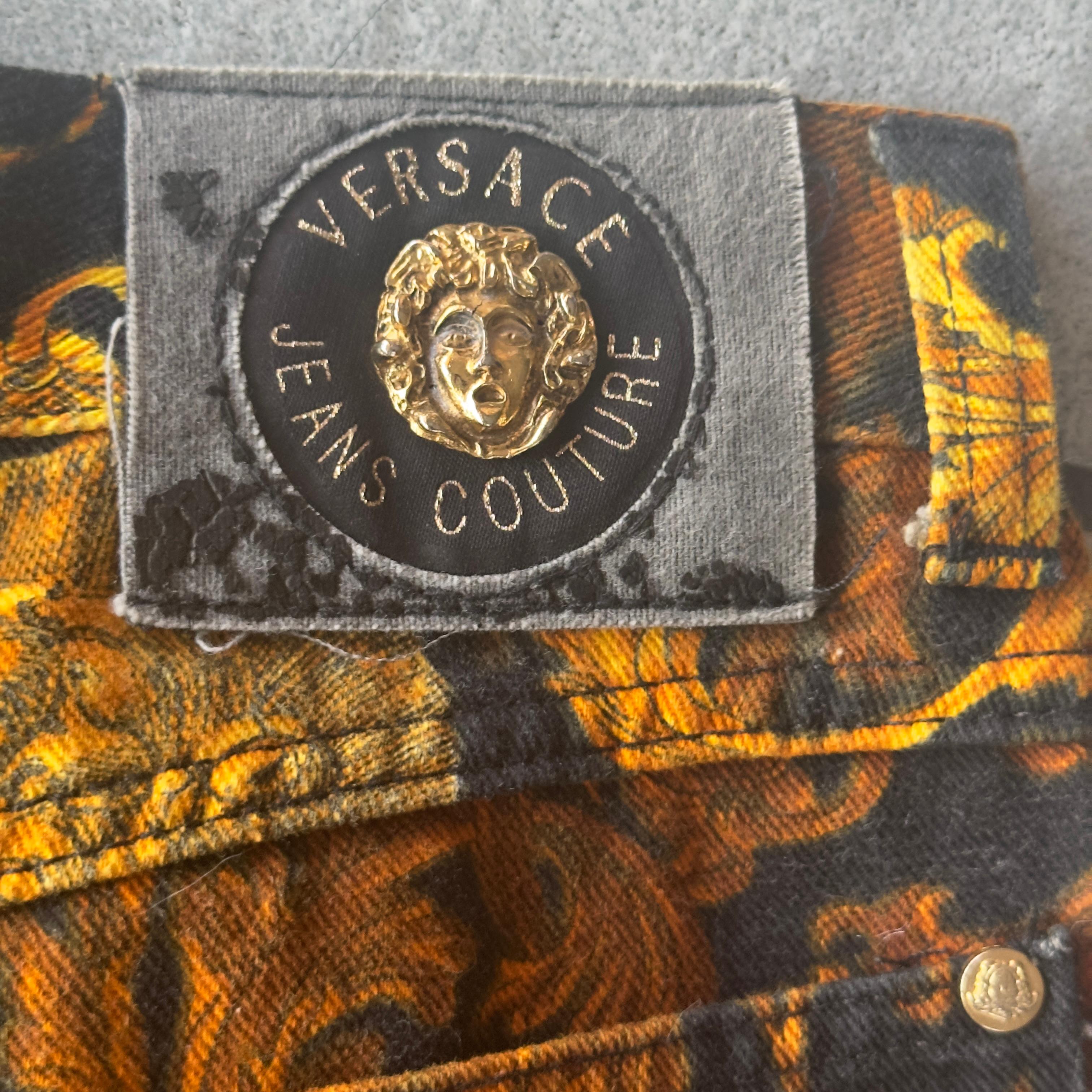 Femenino o masculino Pantalón Versace Jeans Couture 90s Baroque en venta
