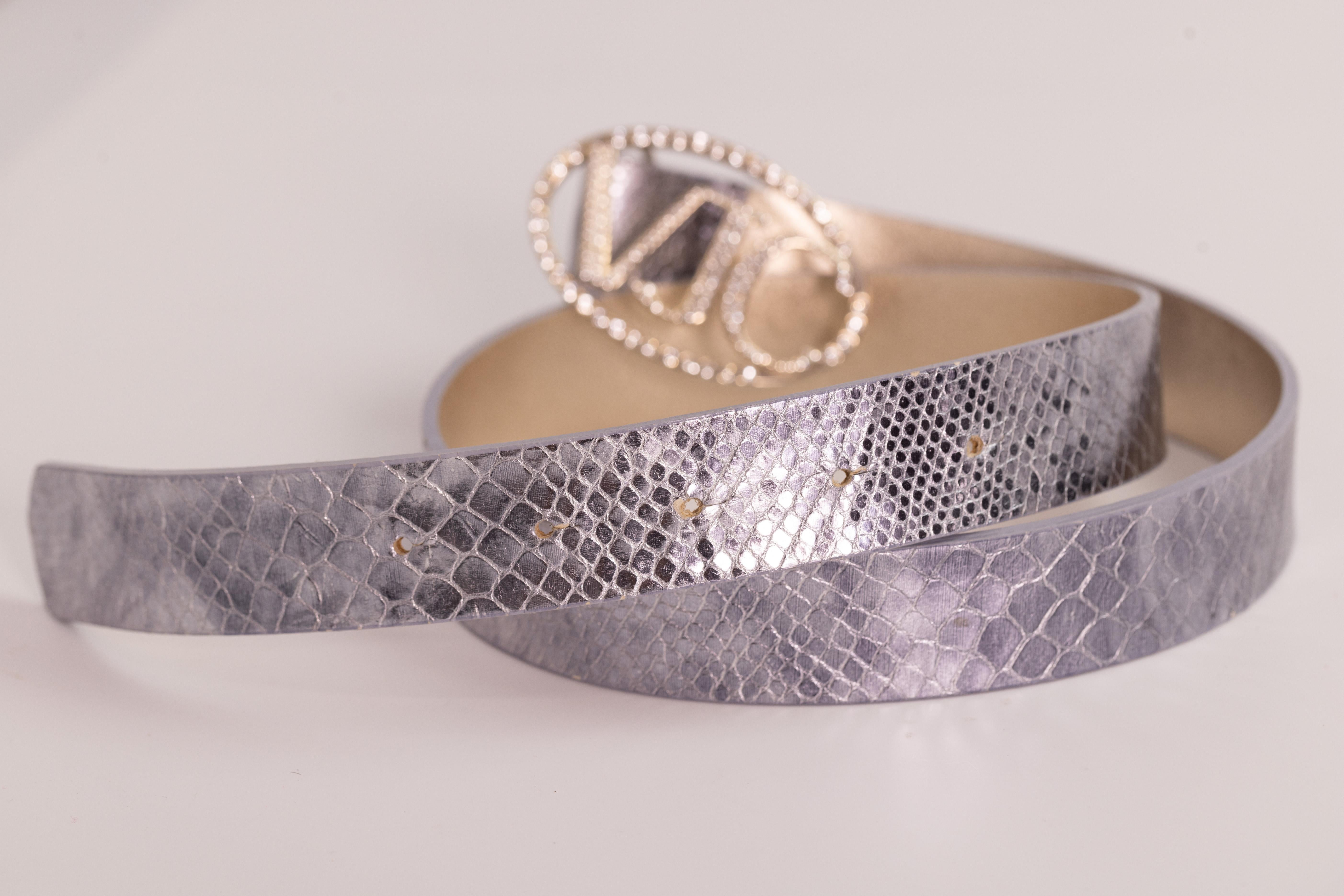 Beige Versace Jeans Couture Silver Croc Embossed Leather Belt (32) For Sale