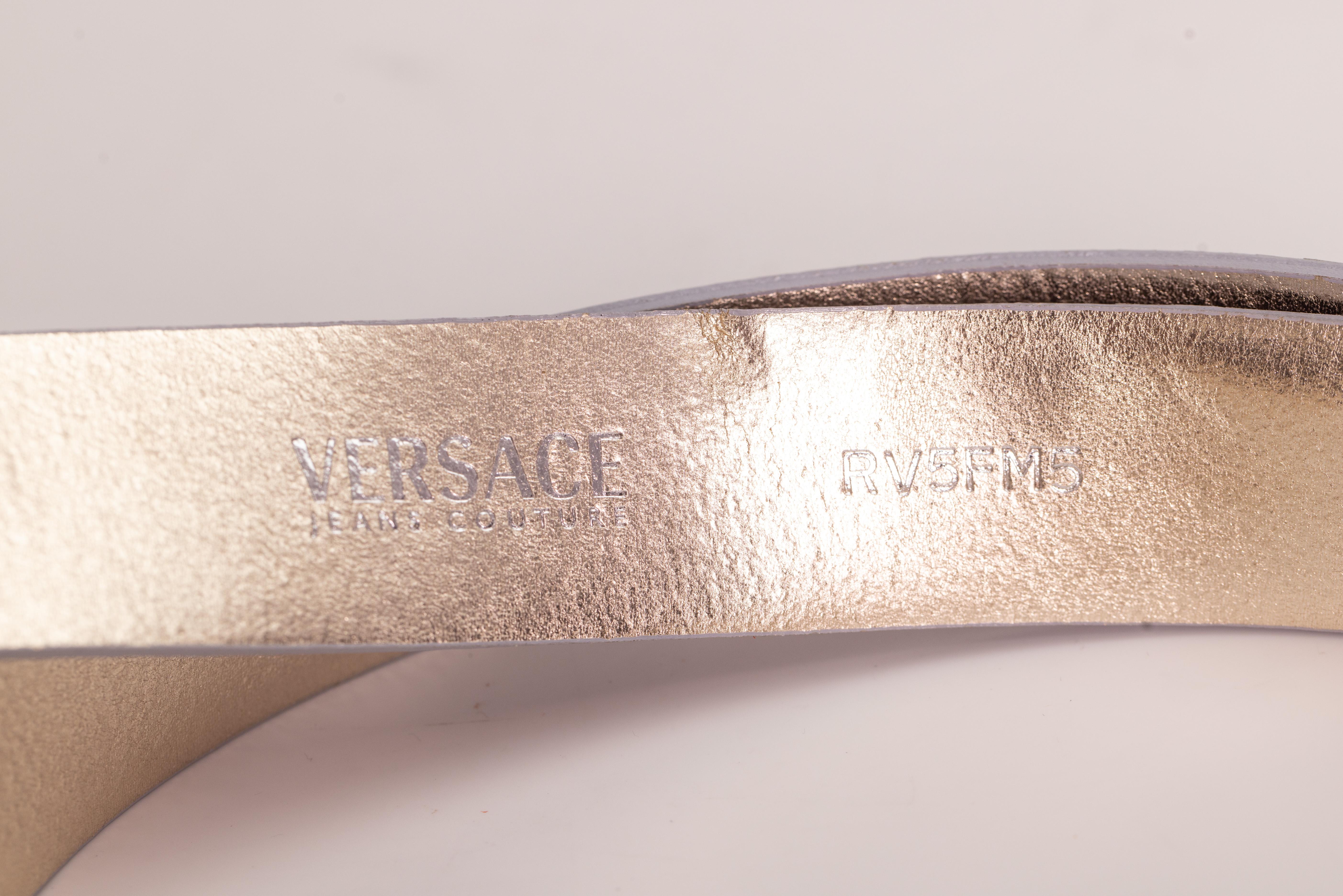 Versace Jeans Couture Silver Croc Embossed Leather Belt (32) In Excellent Condition For Sale In Montreal, Quebec