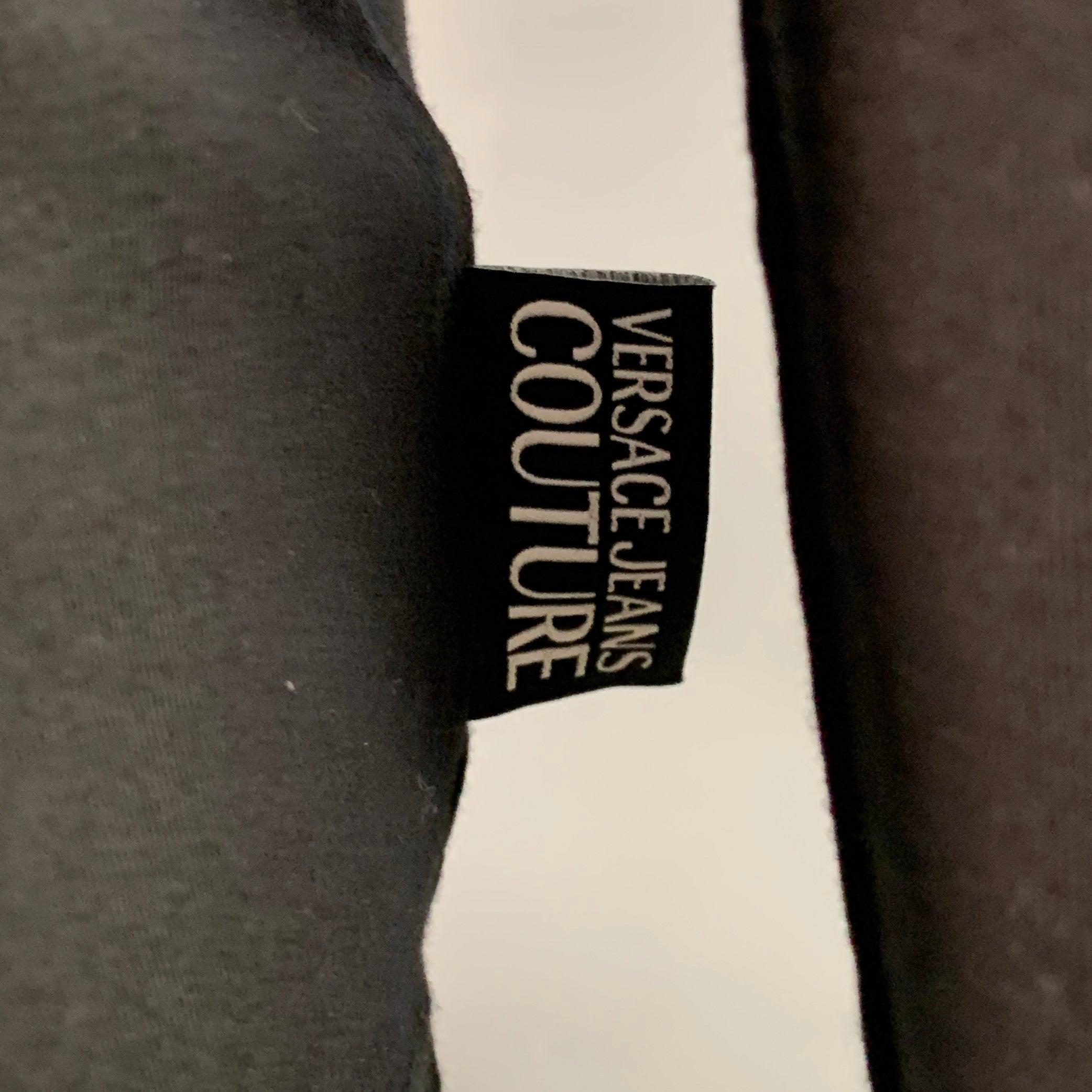 Noir Versace Jeans Couture Taille XXL Pull en jersey de coton noir doré avec logo imprimé en vente