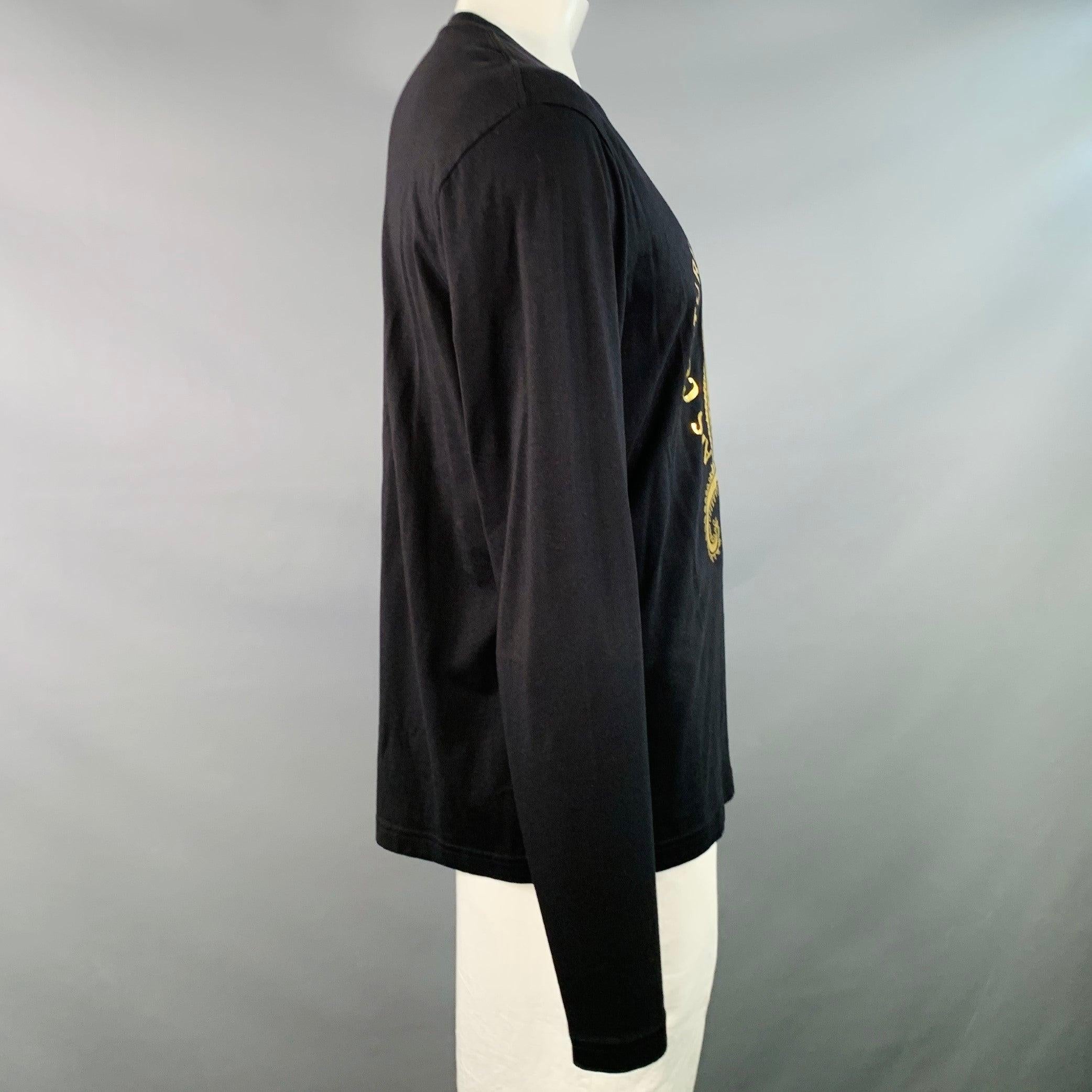 Versace Jeans Couture Taille XXL Pull en jersey de coton noir doré avec logo imprimé Excellent état - En vente à San Francisco, CA