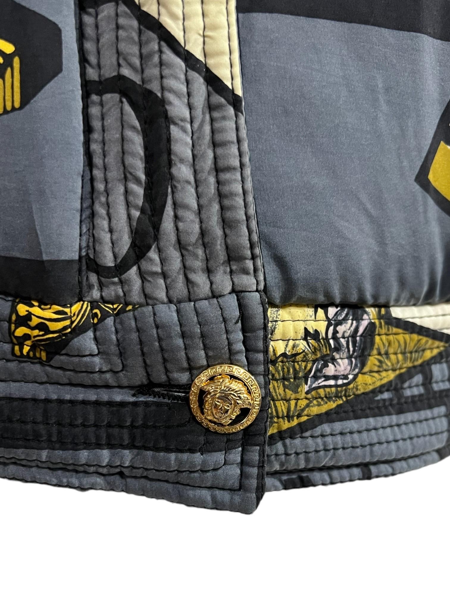 Versace Jeans Couture Chaqueta Póster Cine Vintage en venta 3