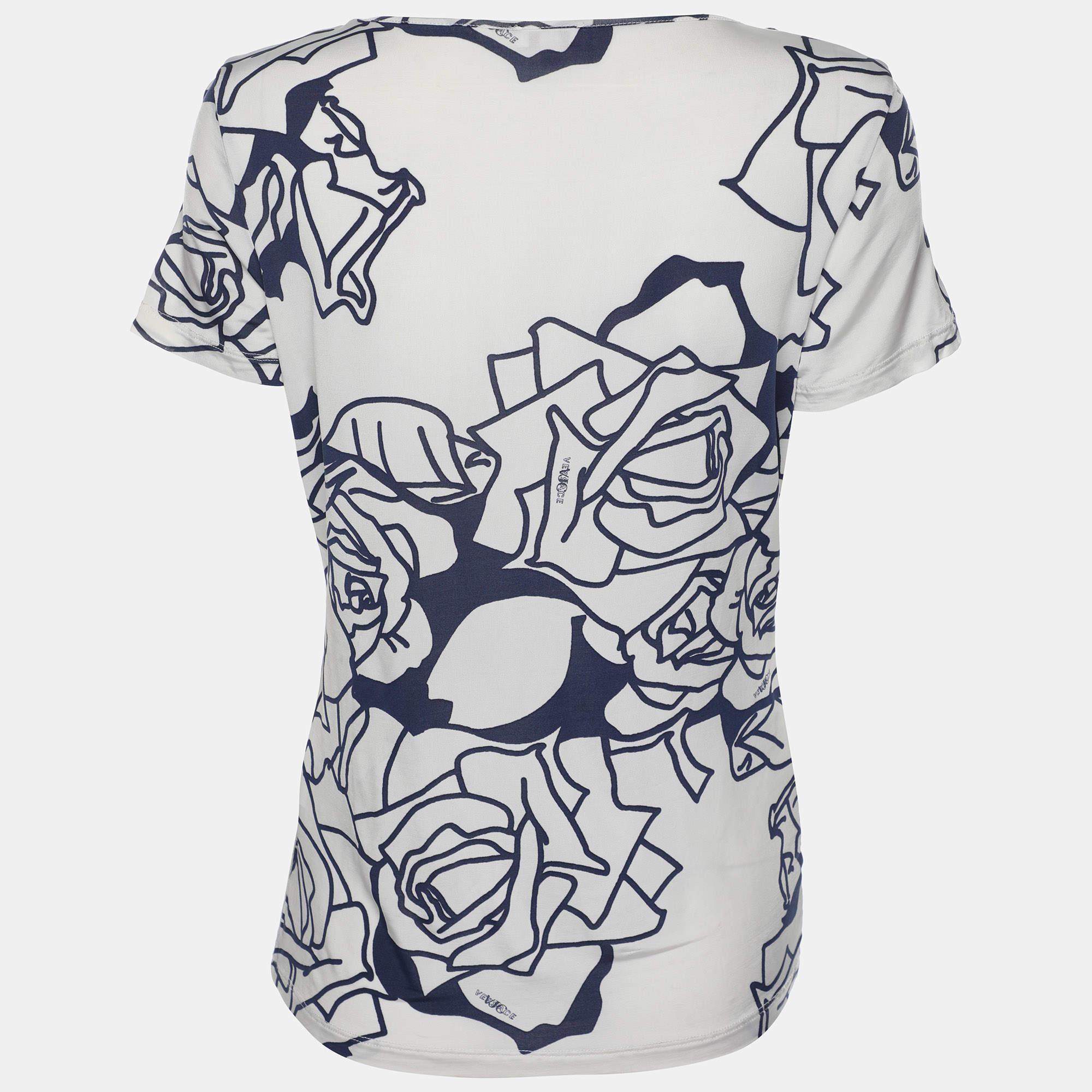 Find great style and comfort while wearing this designer top. Tailored using the best fabrics  the creation has been given immense detail. Style it with a pair of jeans and flats.