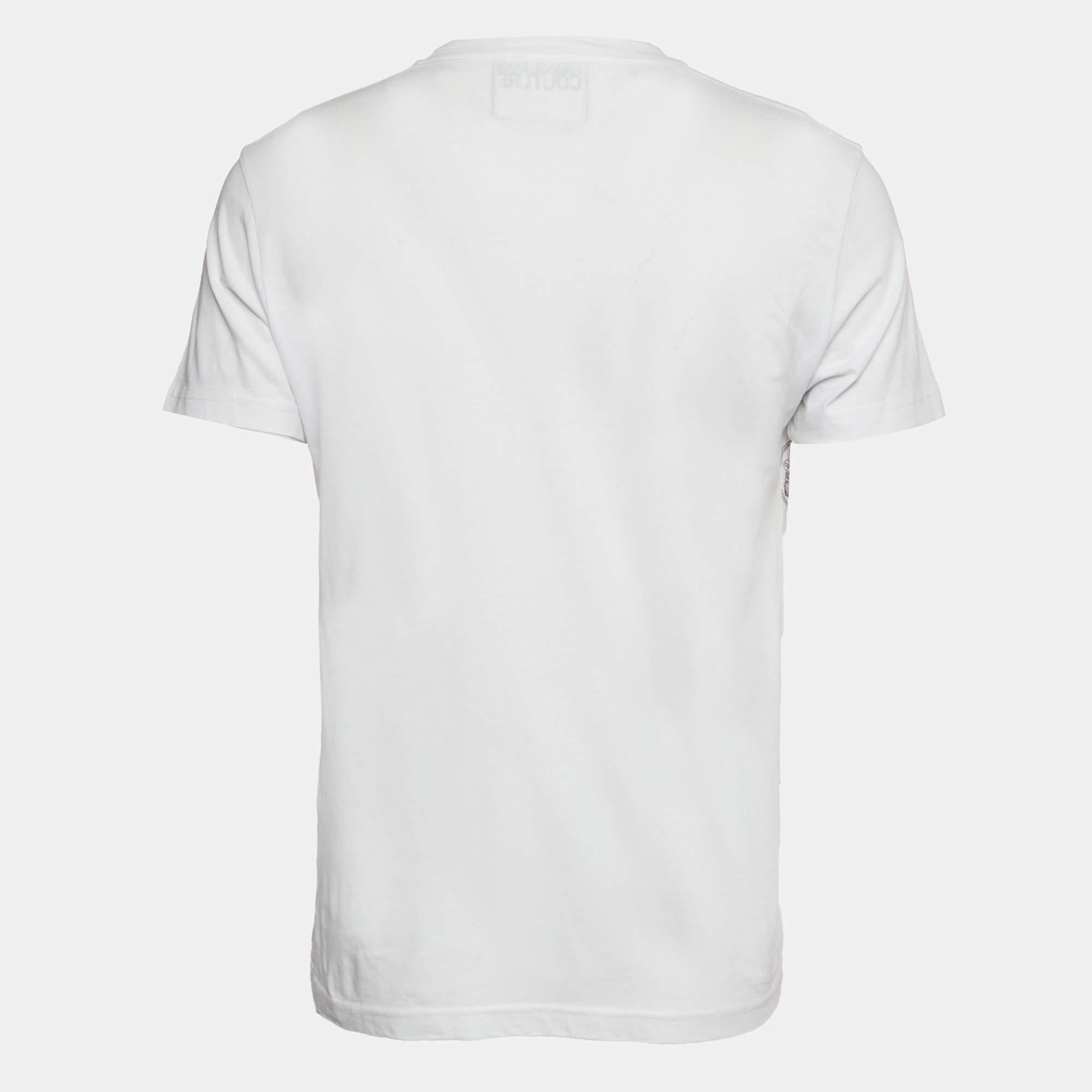 Obtenez le confort et le style décontracté adéquat avec ce T-shirt de créateur. Conçue pour être fiable et durable  Cette création présente une encolure simple et des détails caractéristiques.