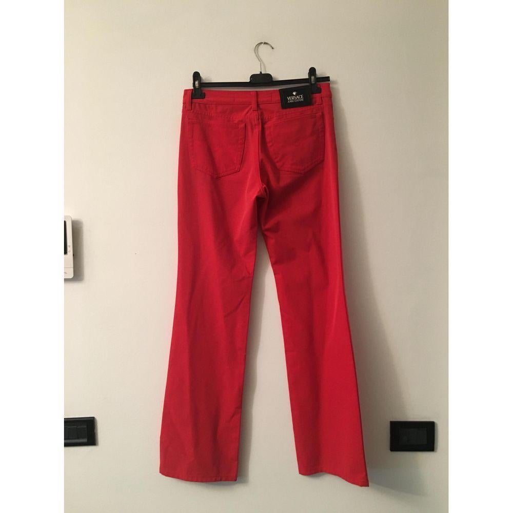 Pantalon rouge en spandex de Versace Jeans

Pantalon Versace Jeans Couture. En nylon et élasthanne. Tissu élastique. La taille indiquée est un 29 mais convient à un M. Elle mesure 38 cm de taille, 102 cm de longueur, 78 cm d'entrejambe. Excellent