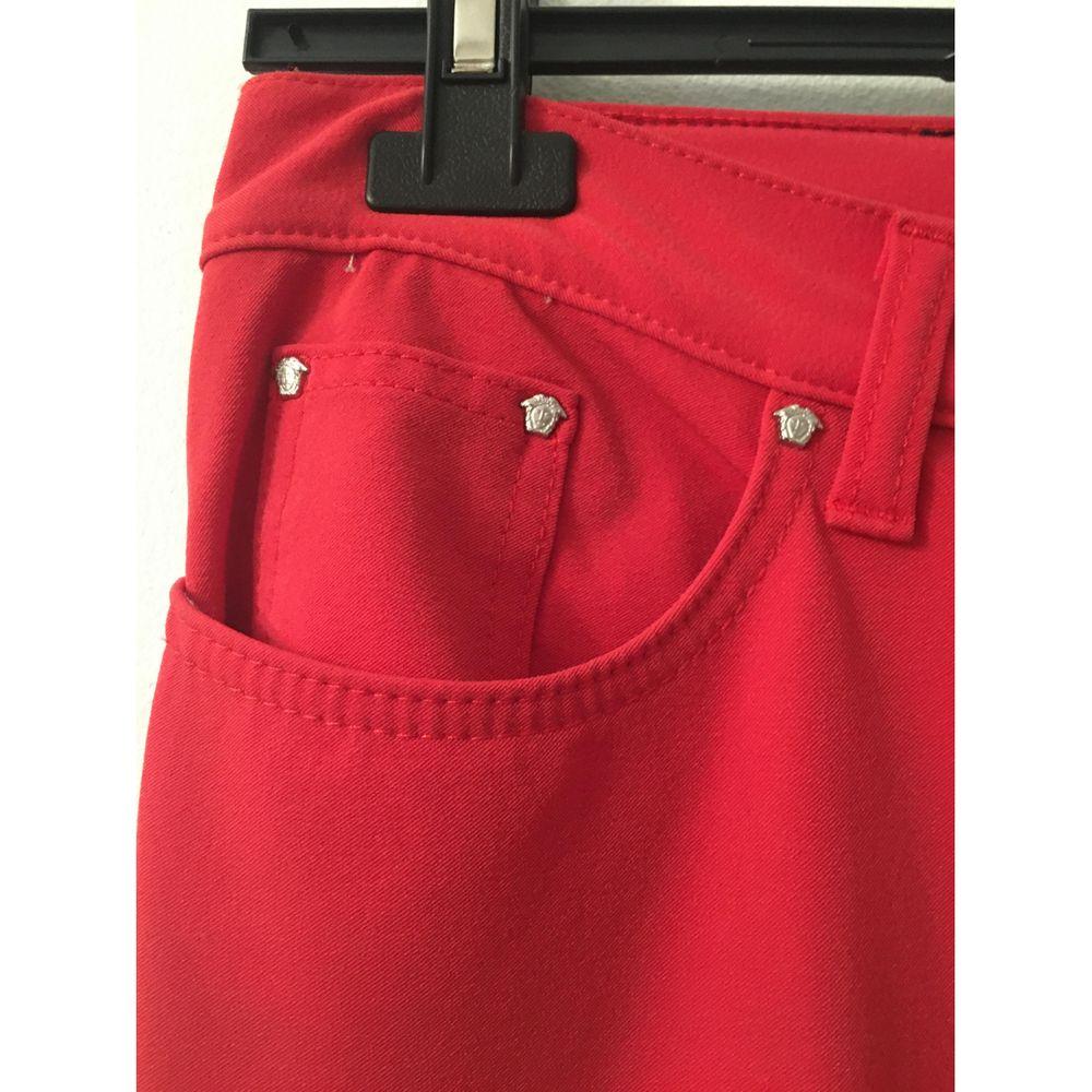 Pantalon rouge en jean et spandex Versace en vente 1