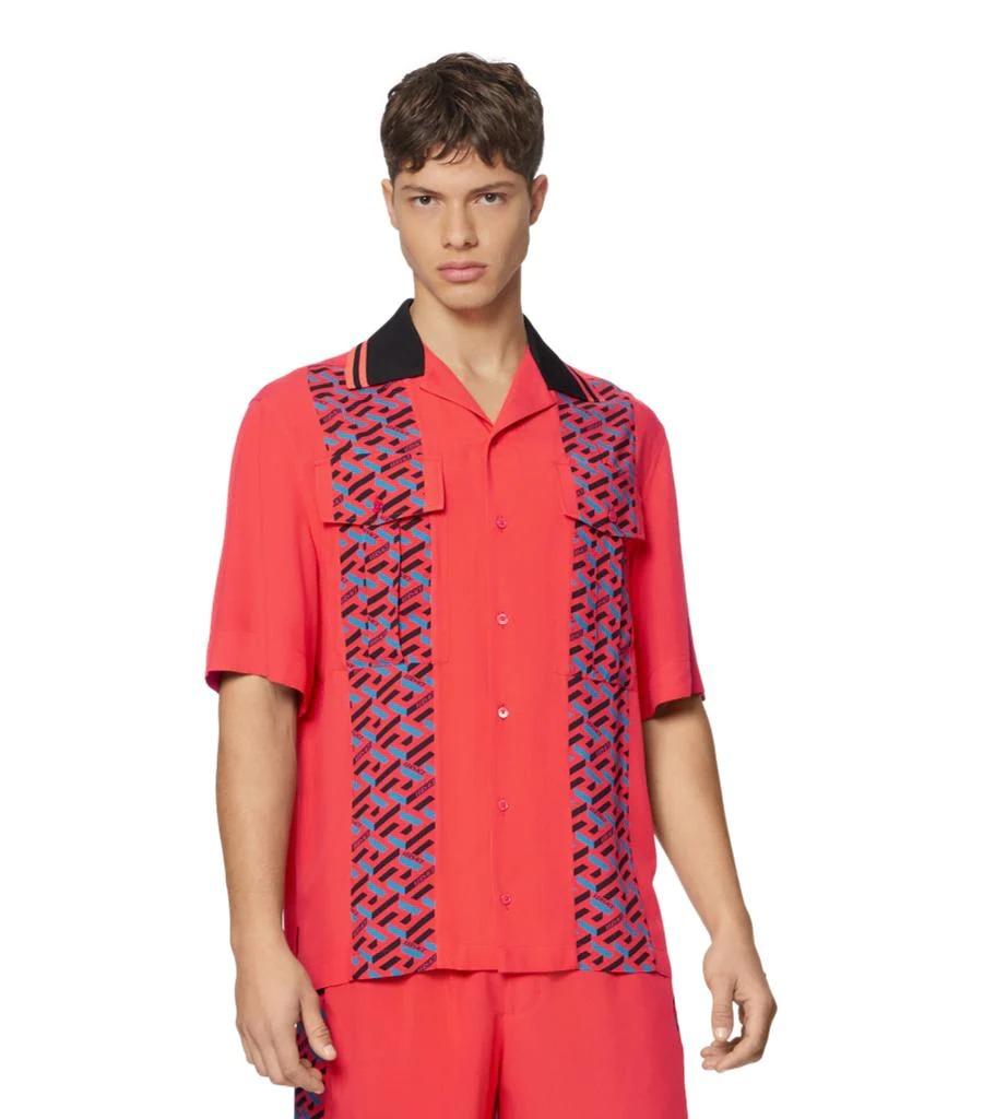 Versace La Greca Accent Shirt

Orange coloured short sleeved top with button up closure and Greca accent print. Block coloured colour..

Additional information:
Size – 38IT
Composition – Viscose
Condition – Brand New (With Labels)